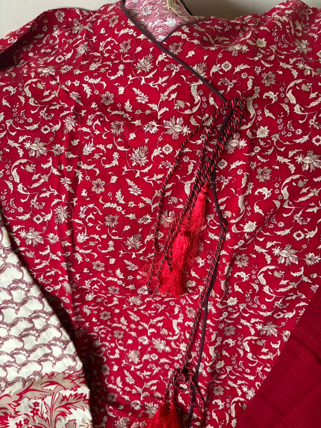 New Red Floral Print Outfit winter stuff comes with shawl - photo 2