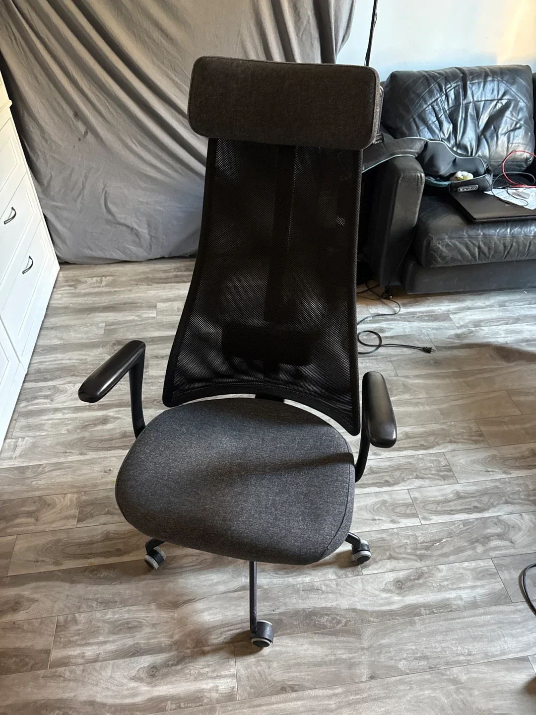 Grey Mesh Office Chair thumbnail