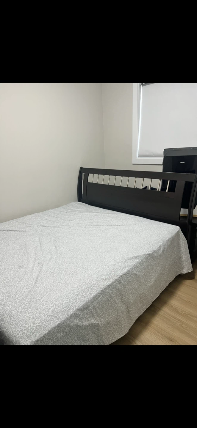 King Mattress and wooden bedframe and spring box