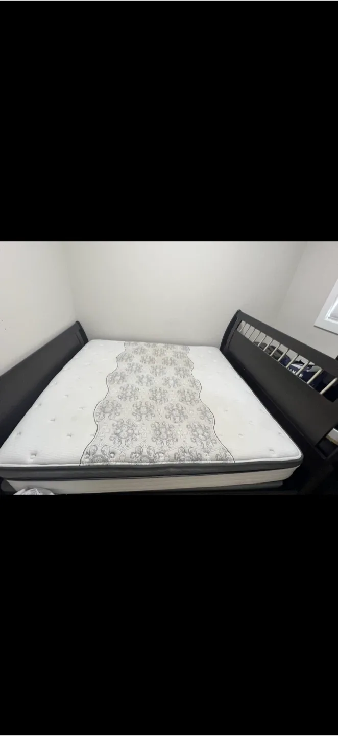 King Mattress and wooden bedframe and spring box image indicator(3)