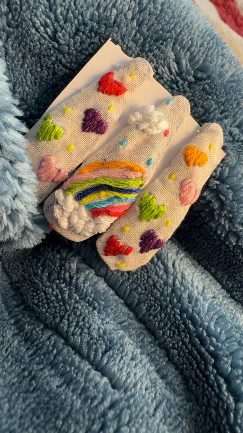 Handmade Embroidered Hair Clips image indicator(4)