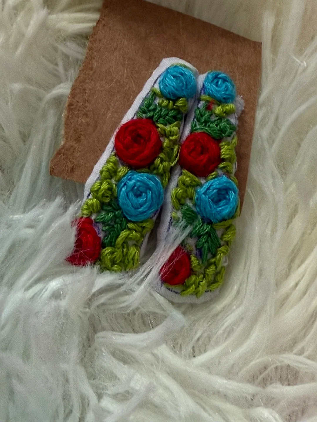 Handmade Embroidered Hair Clips image indicator(2)
