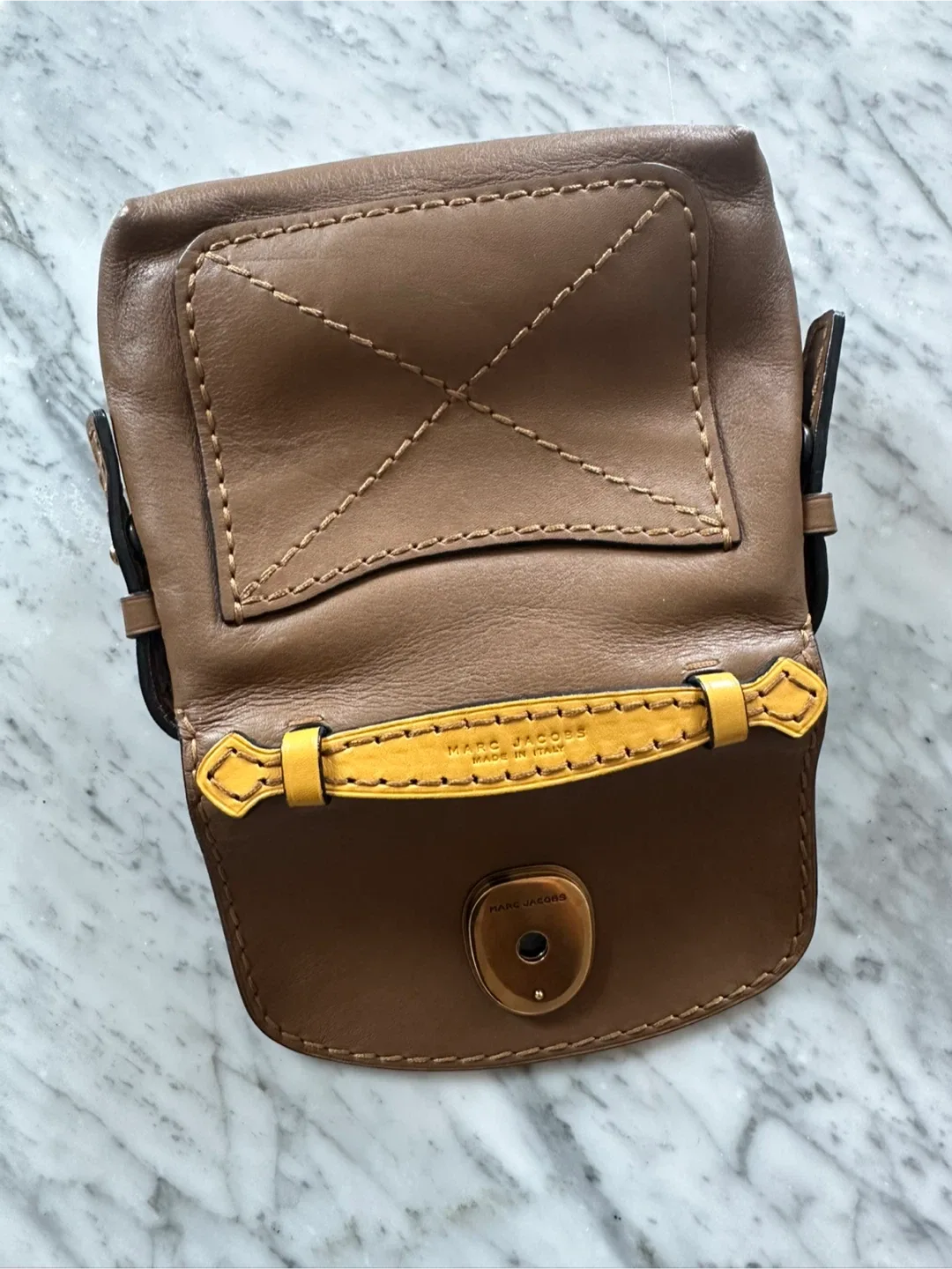 Marc Jacobs Leather Crossbody Bag image indicator(4)