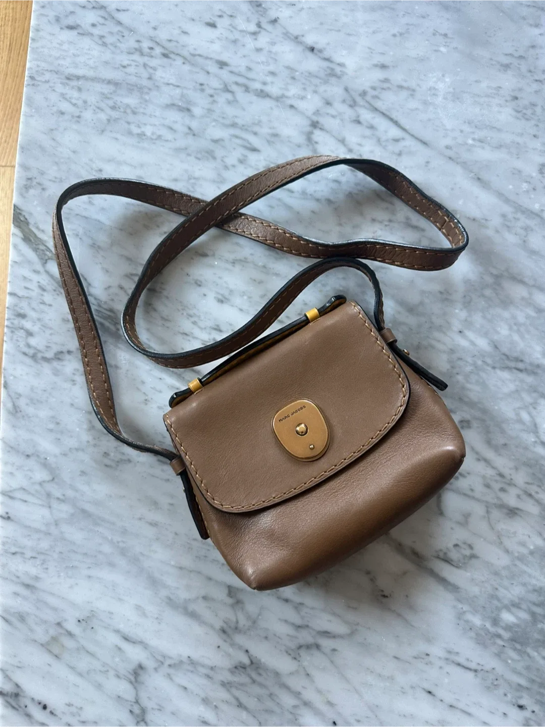 Marc Jacobs Leather Crossbody Bag image indicator(3)