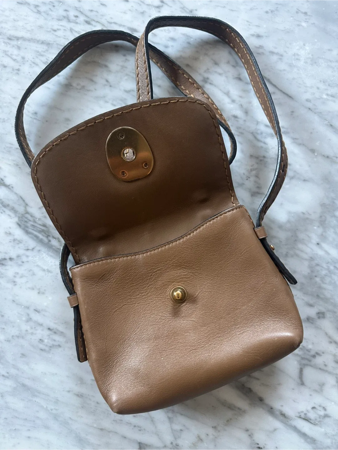 Marc Jacobs Leather Crossbody Bag image indicator(5)