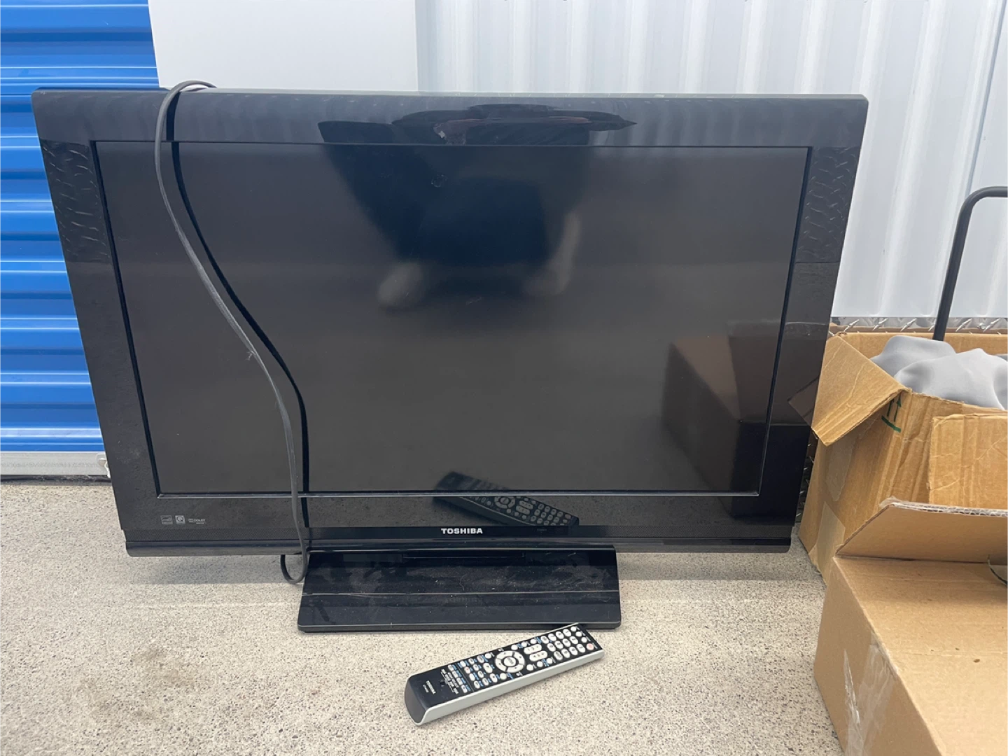 Toshiba LCD TV 32 inch