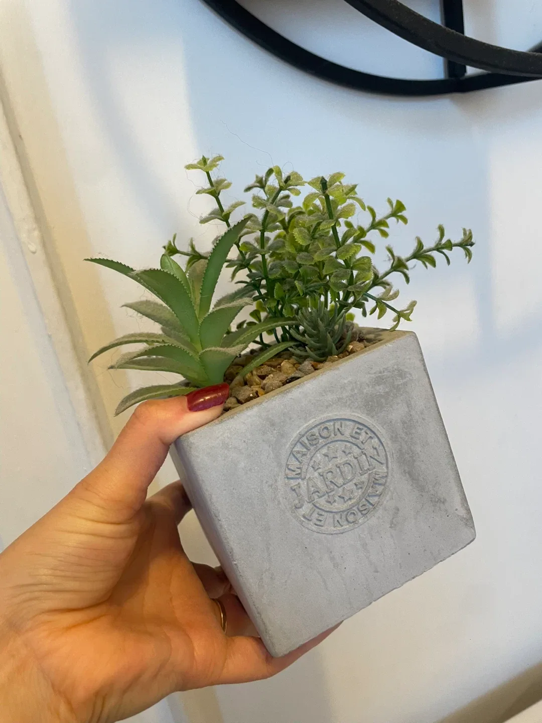 Maison et Jardin Potted Faux Succulent thumbnail