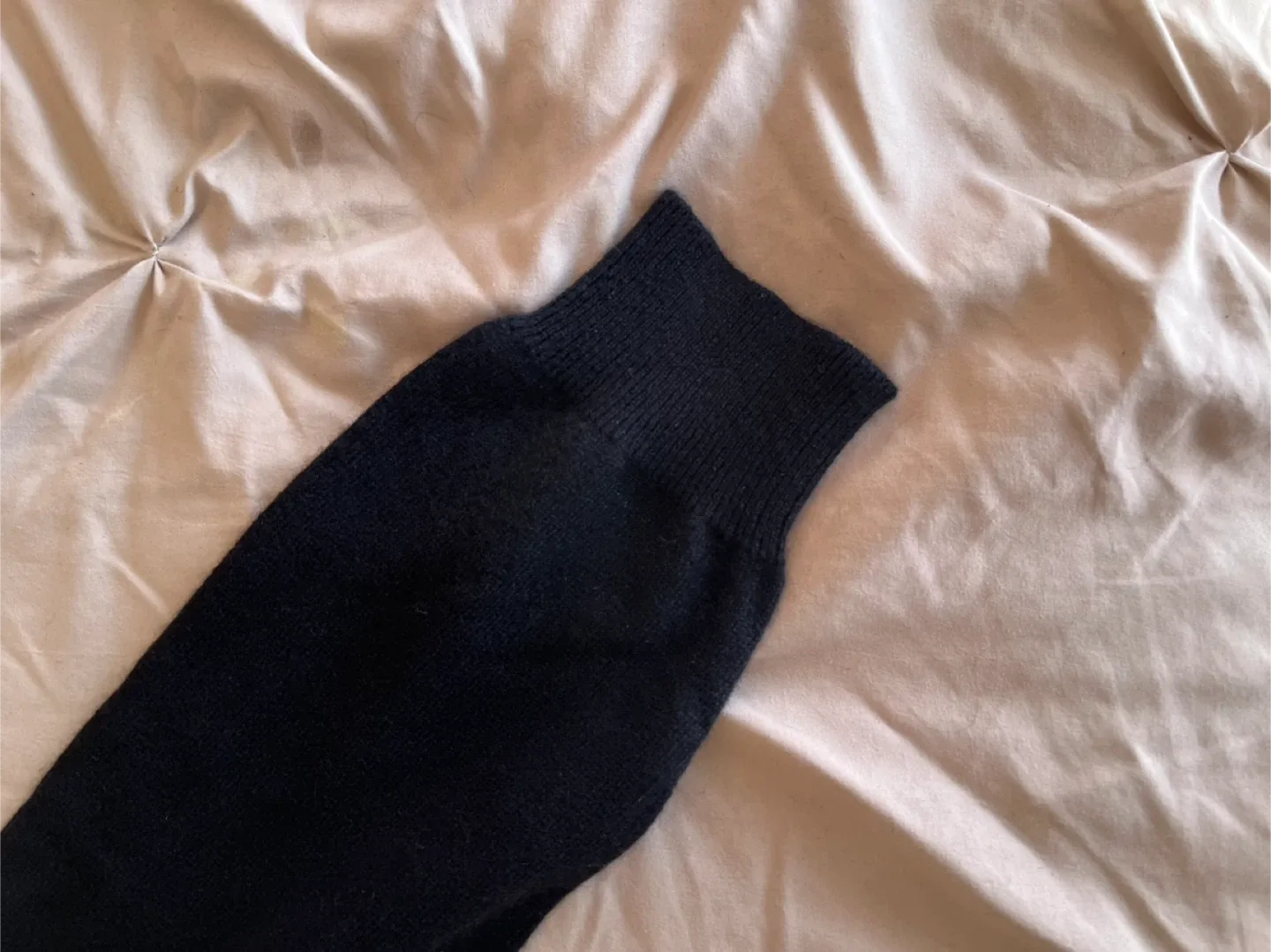 Club Room Black Cashmere Sweater - L image indicator(2)