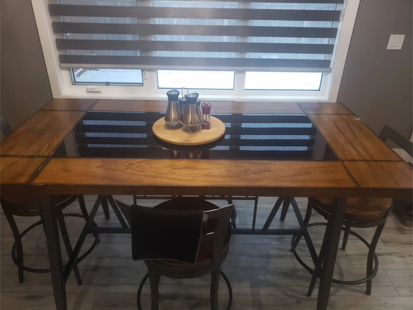 Dining Table with 6 Bar Stools - photo 2