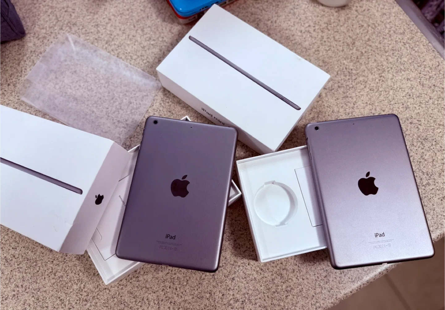 iPad Air + 2x iPad mini 2 Bundle image indicator(7)