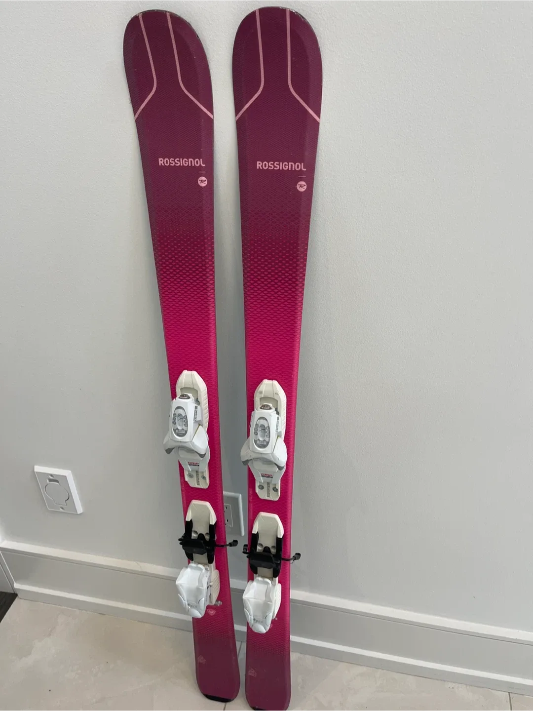 Rossignol Skis 128 cm - Pink & Purple image indicator(2)