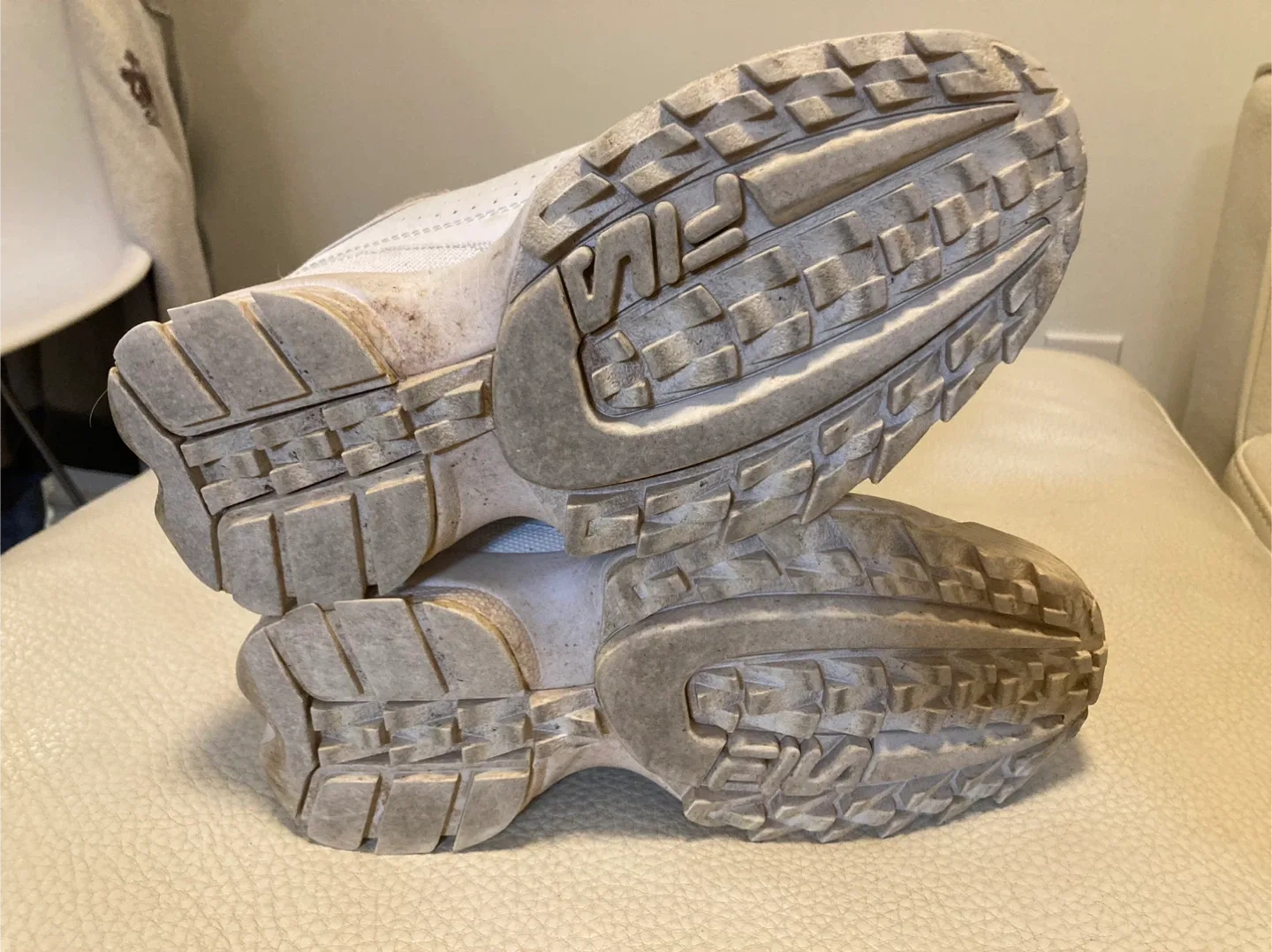 Fila Disruptor White Sneakers - US 4 image indicator(3)