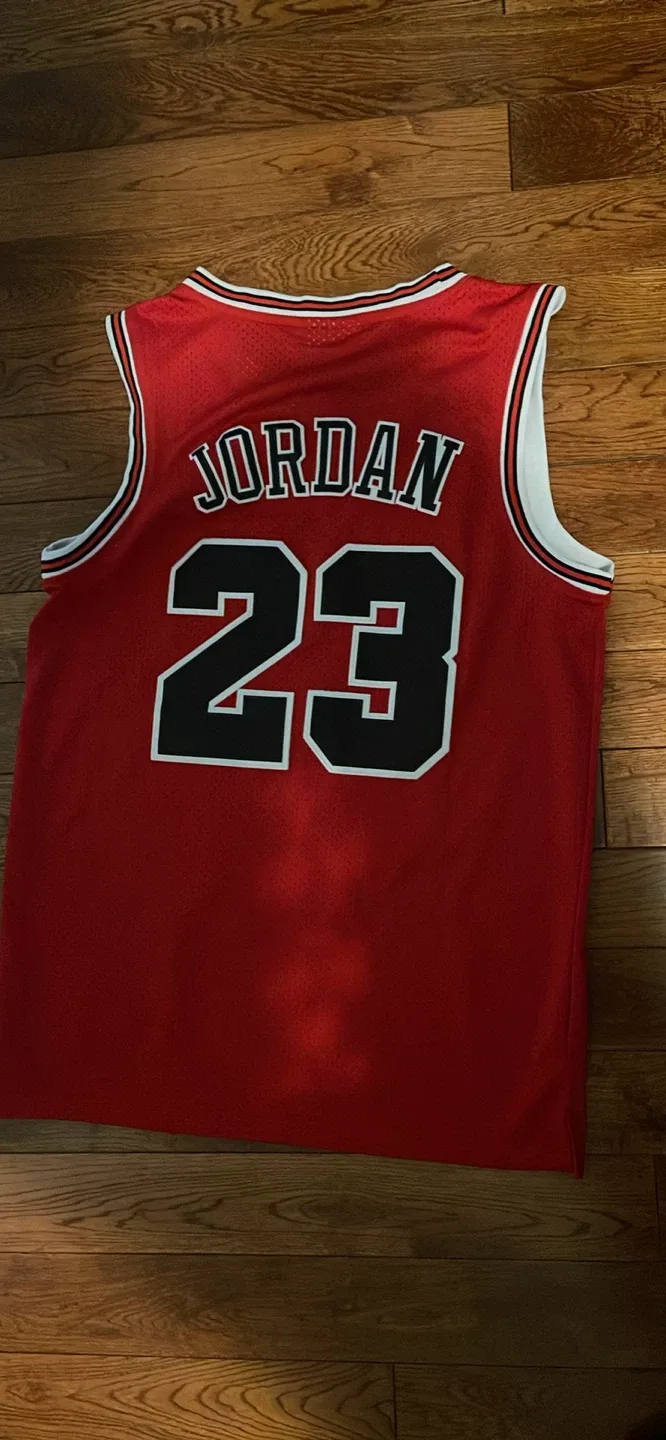 Michael Jordan Bulls Jersey - Mitchell & Ness