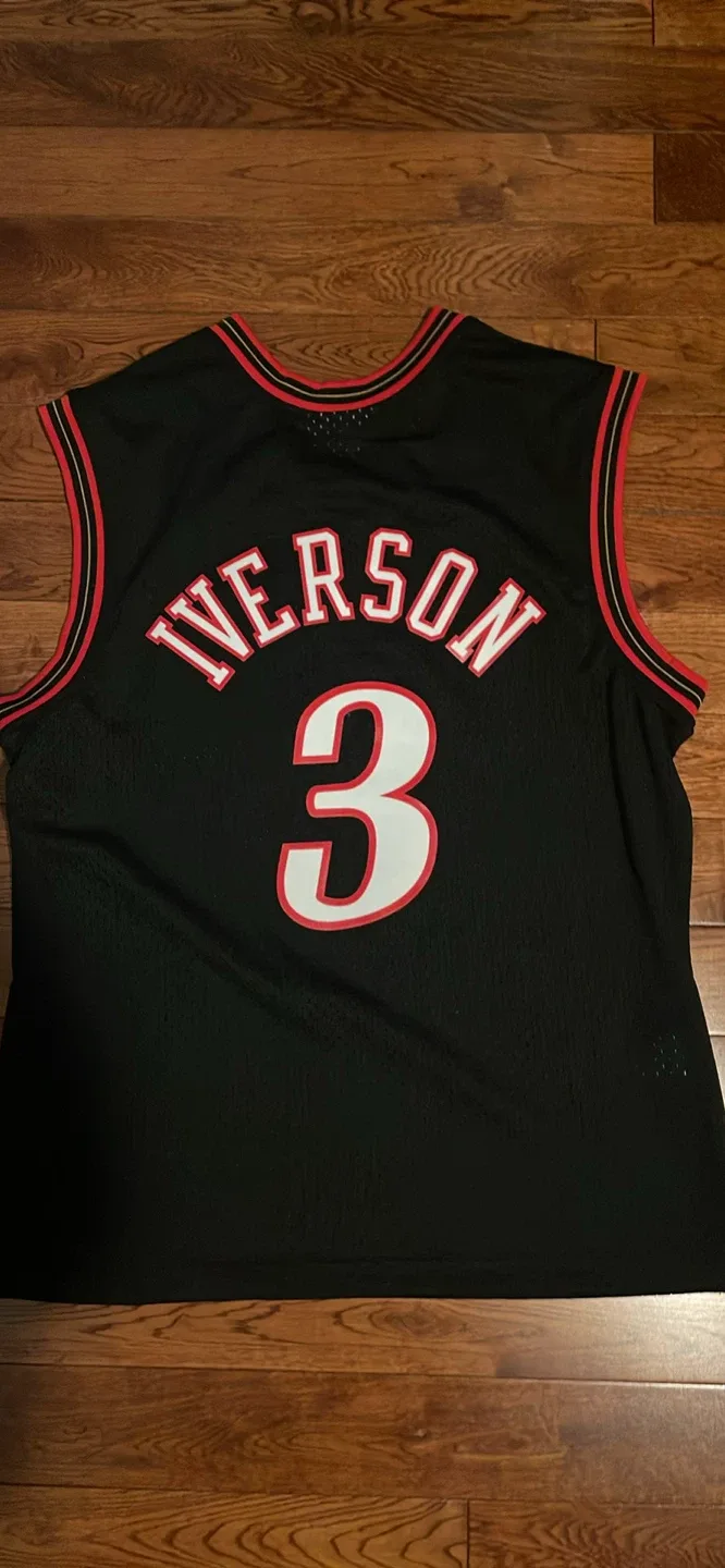 Mitchell & Ness Allen Iverson Sixers Jersey, Size L image indicator(2)