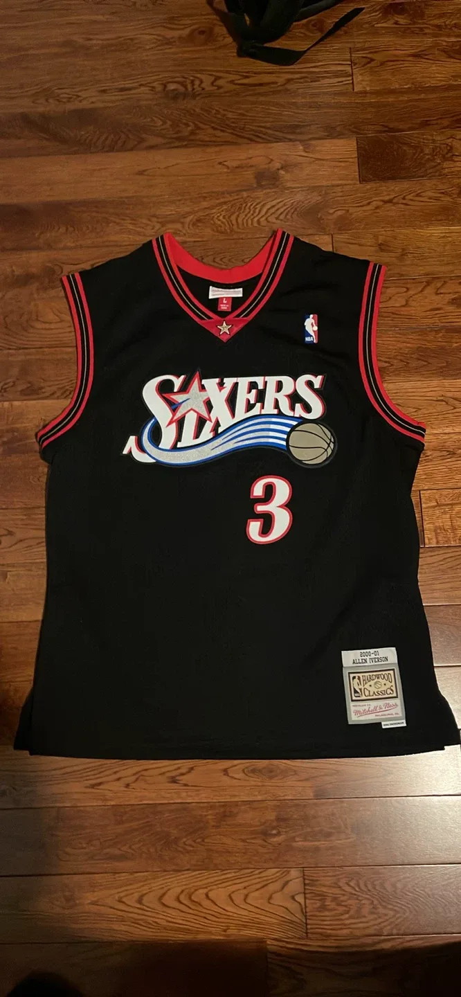 Mitchell & Ness Allen Iverson Sixers Jersey, Size L