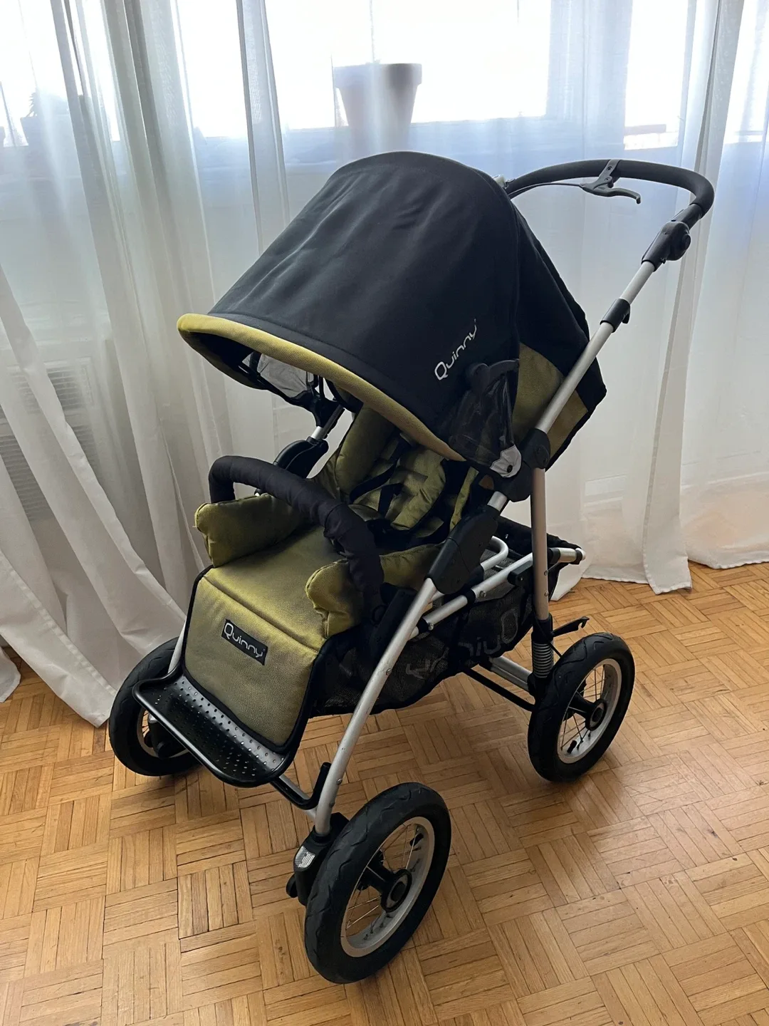 Quinny Freestyle 4XL Stroller - Olive Green & Black thumbnail