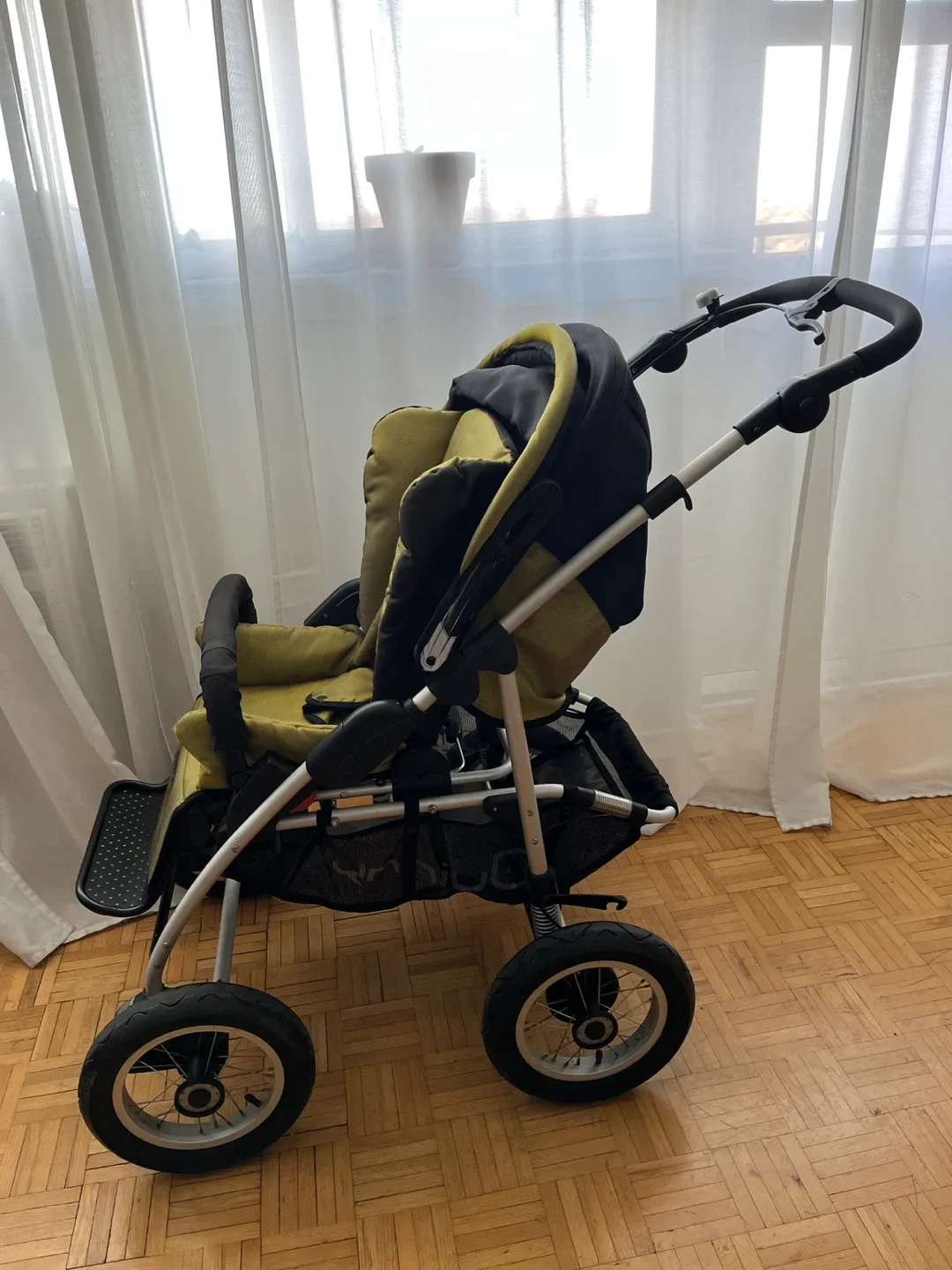 Quinny Freestyle 4XL Stroller - Olive Green & Black image indicator(5)