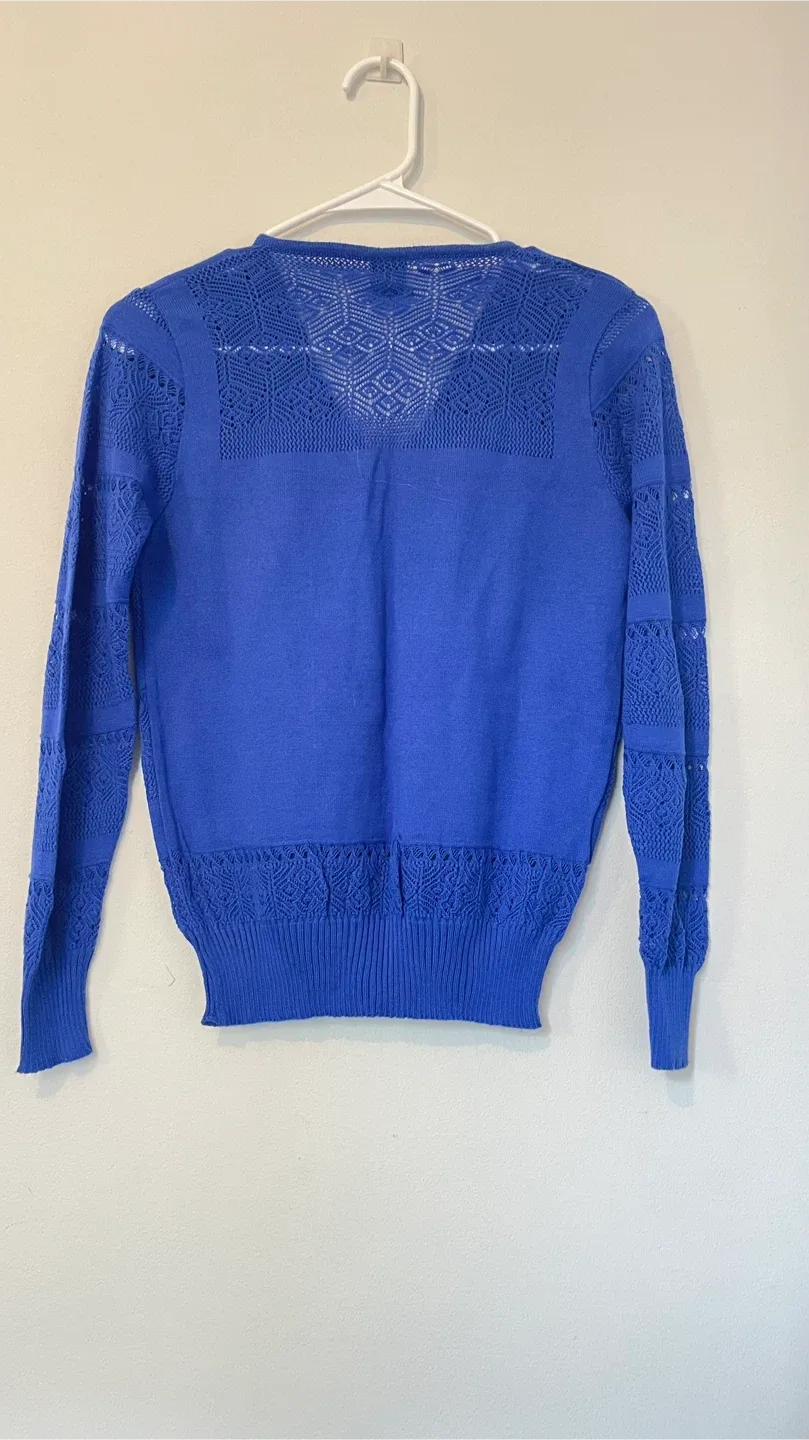 New - V-Neck blouse- Small image indicator(2)