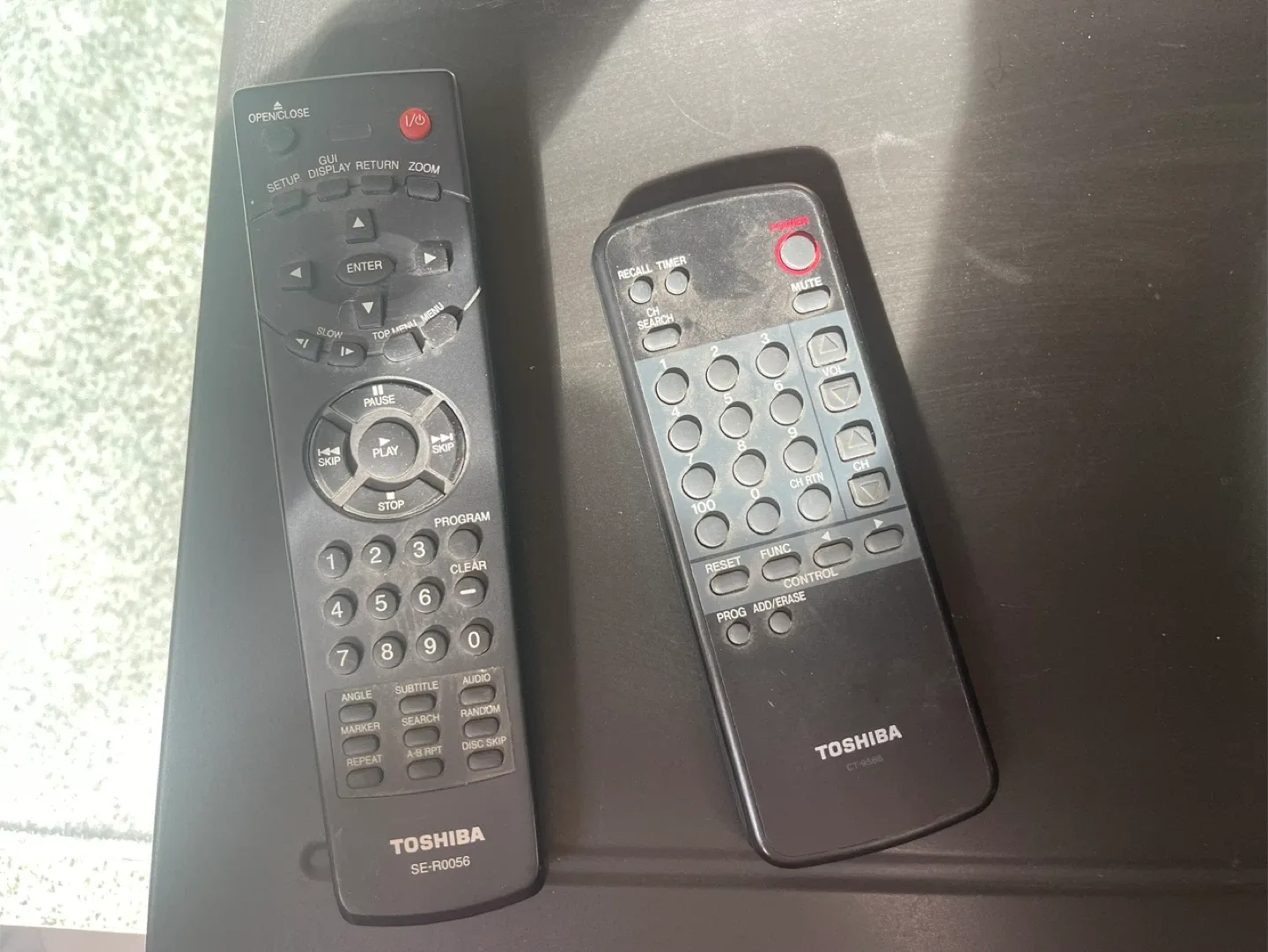 Toshiba SD-2700 5-Disc DVD Player image indicator(2)