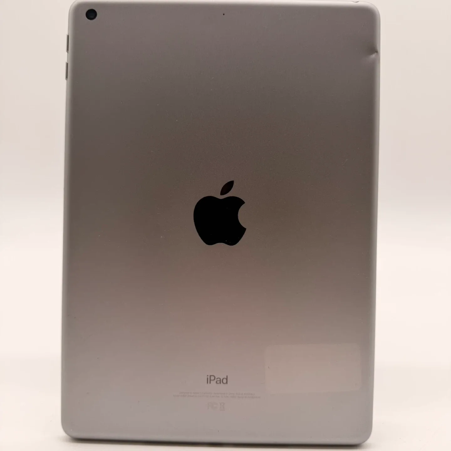 Apple iPad 5th Generation – 32 GB Wi-Fi – Space Gray image indicator(6)
