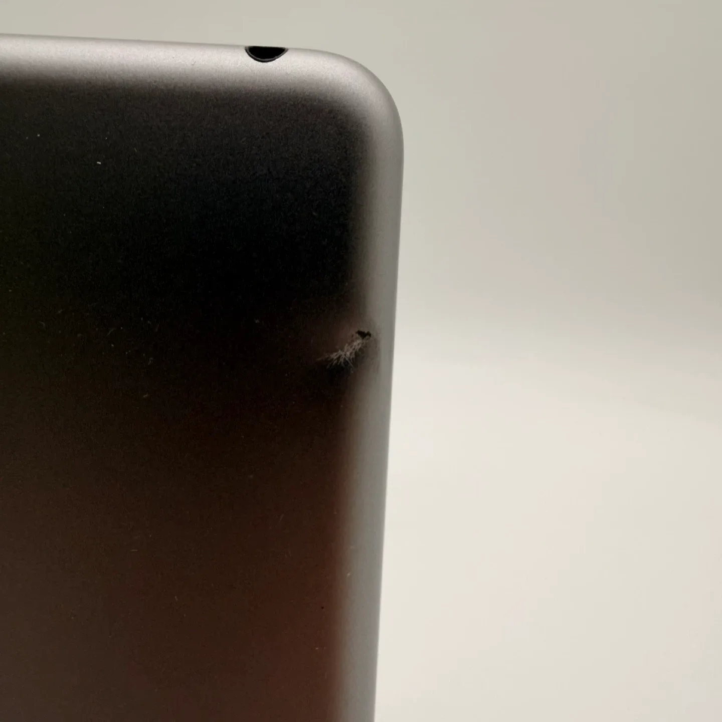 Apple iPad 5th Generation – 32 GB Wi-Fi – Space Gray image indicator(7)