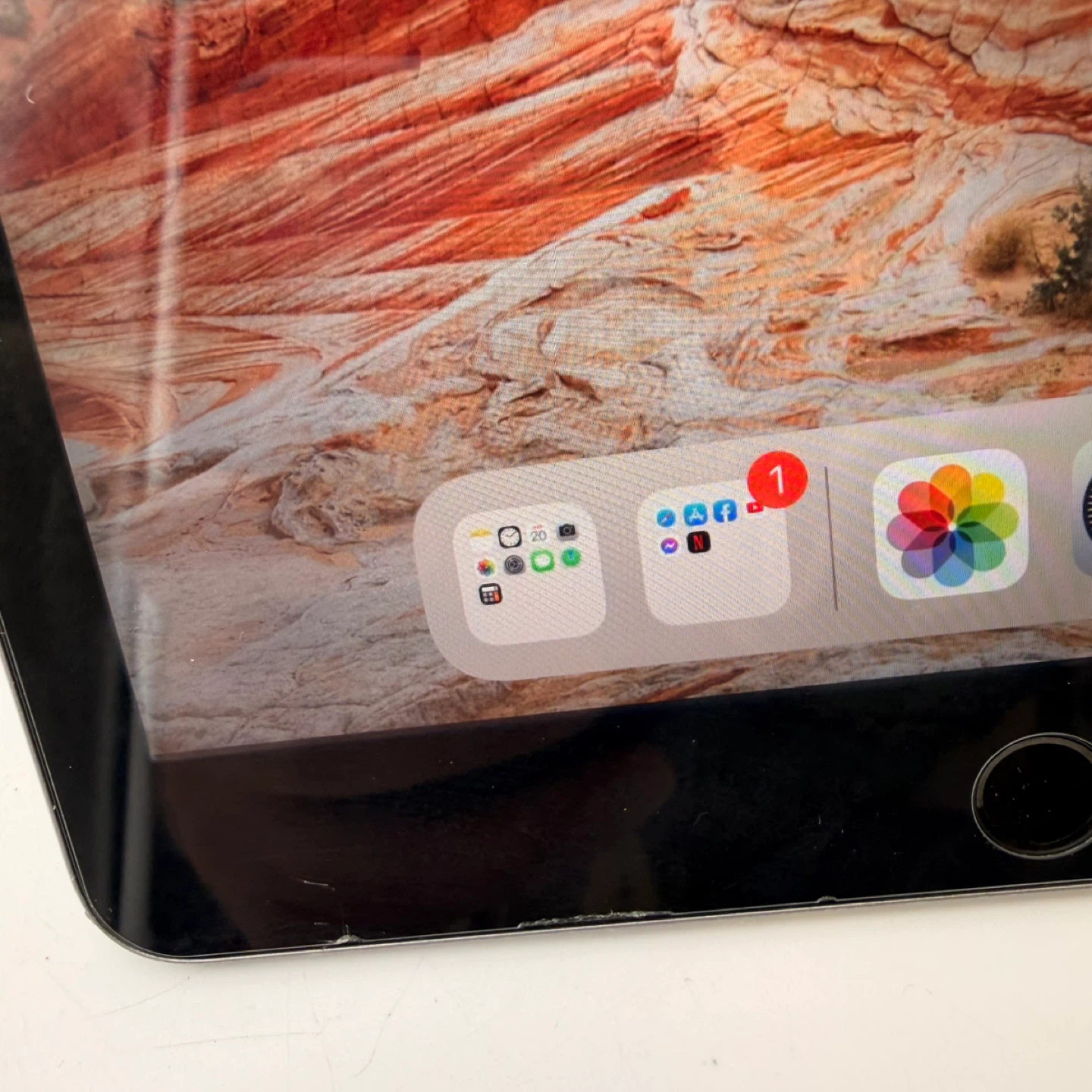 Apple iPad 5th Generation – 32 GB Wi-Fi – Space Gray - photo 5