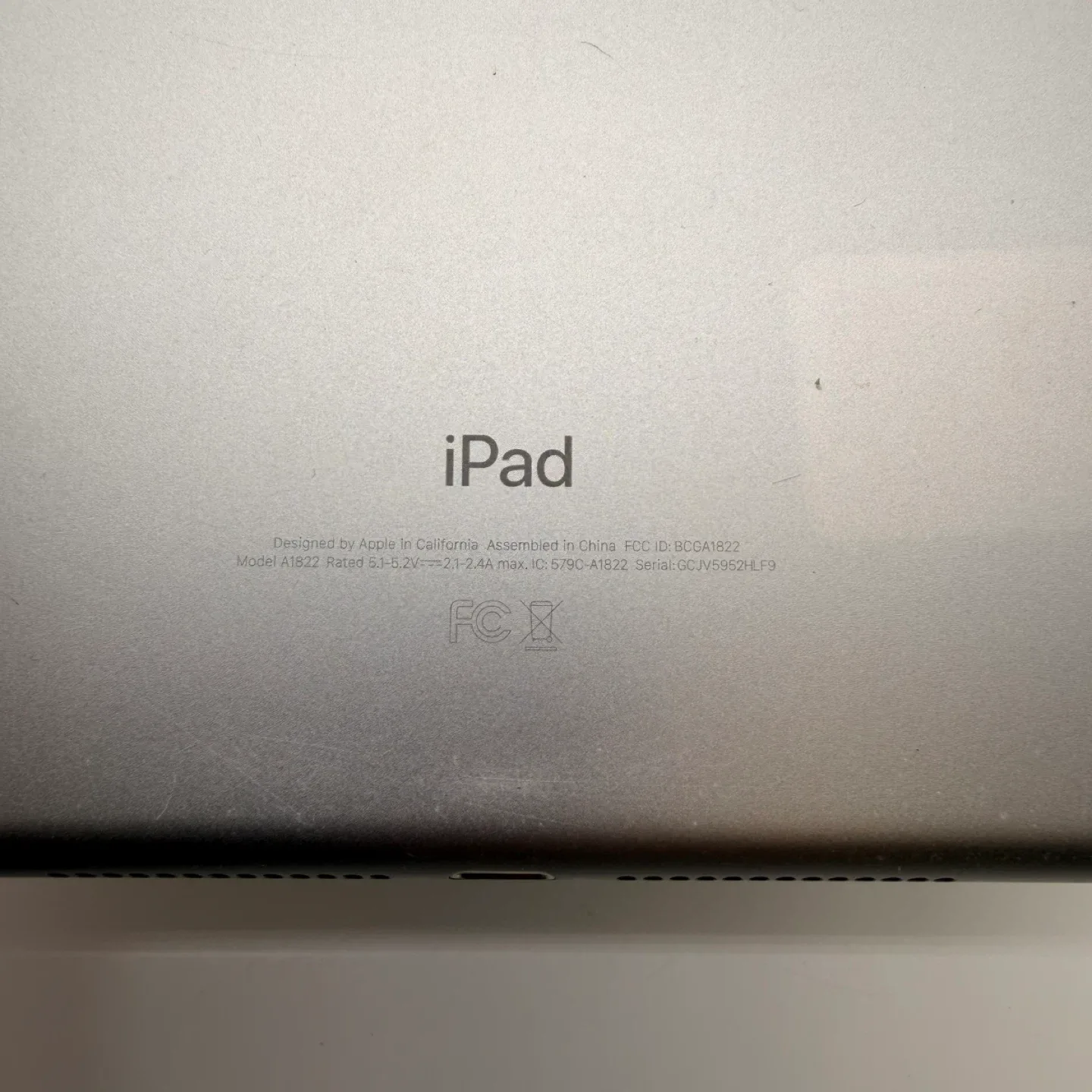 Apple iPad 5th Generation – 32 GB Wi-Fi – Space Gray image indicator(8)