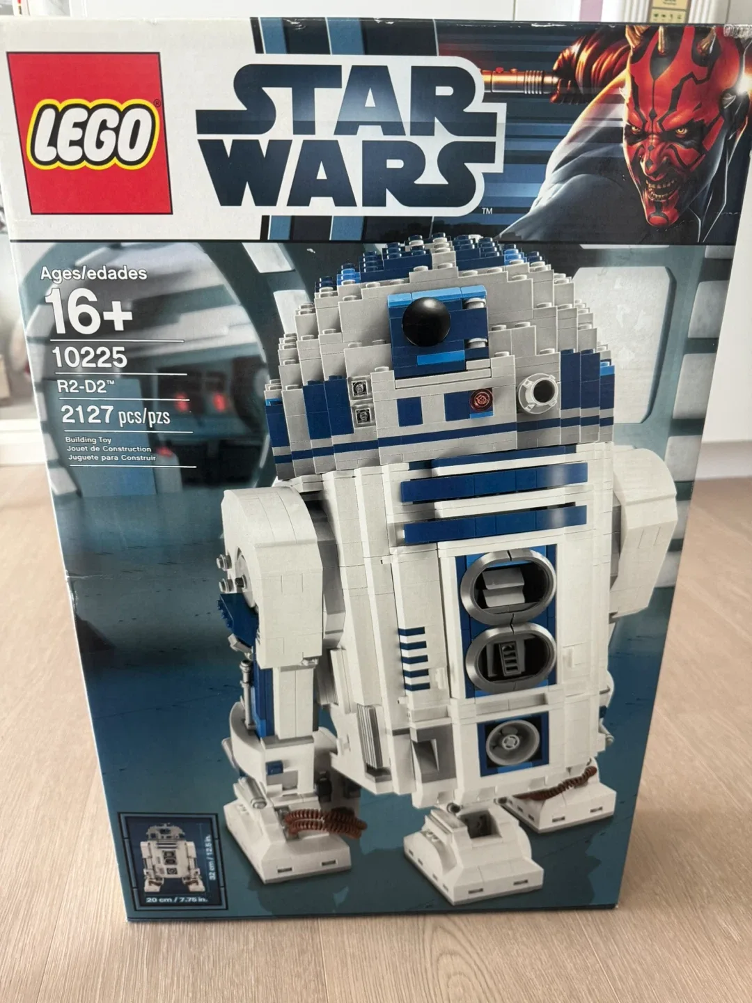 LEGO Star Wars R2-D2 (10225) - Ages 16+ image indicator(2)