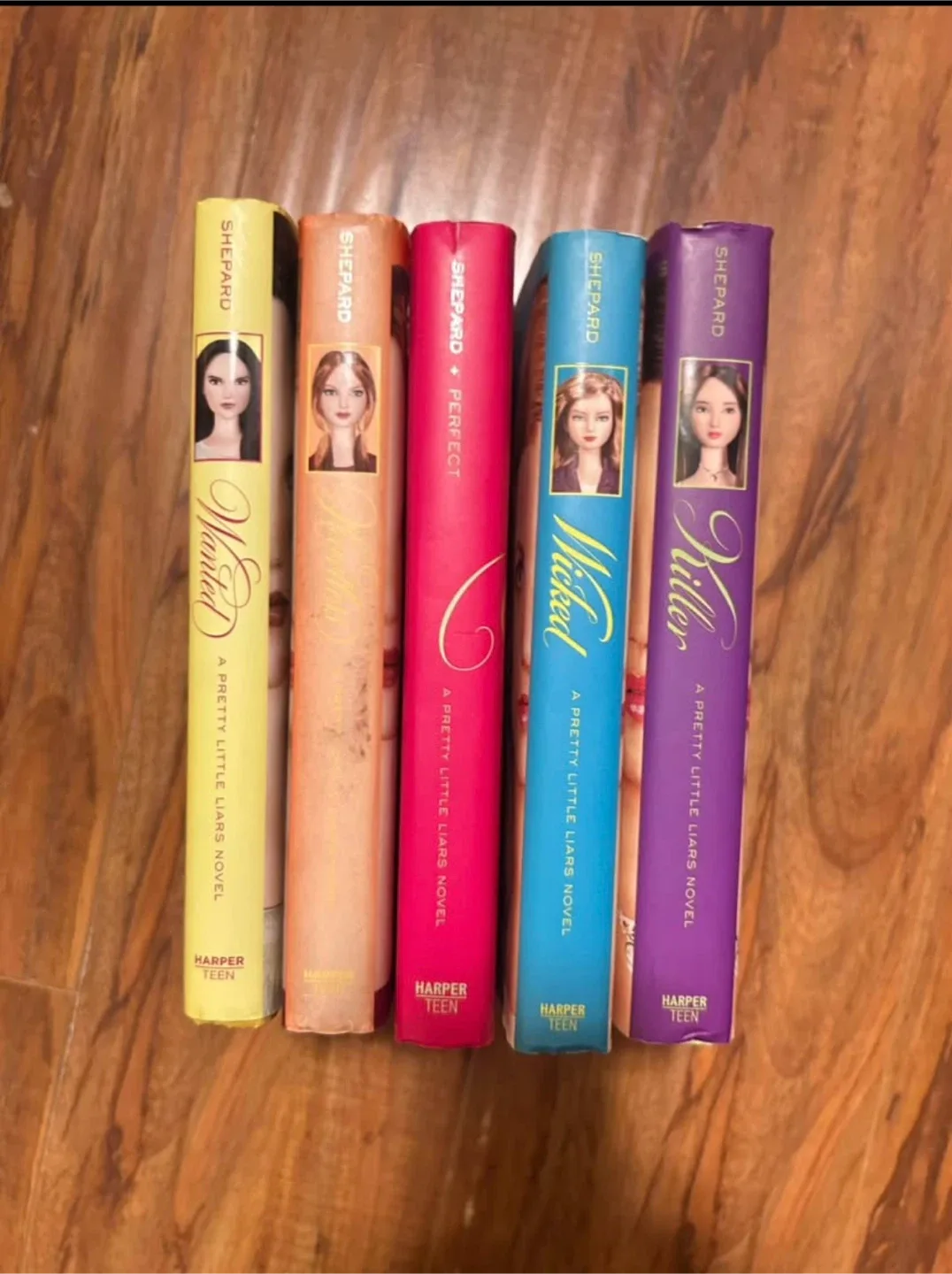 Pretty Little Liars Book Series by Sara Shepard image indicator(3)