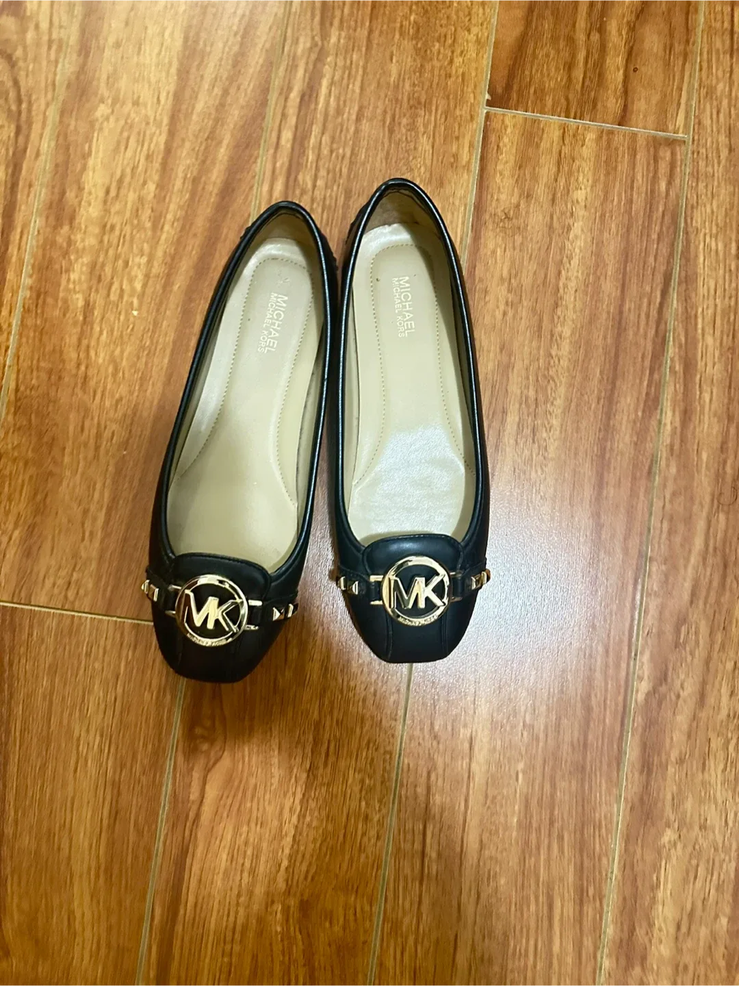 Michael Kors Black Flats image indicator(2)