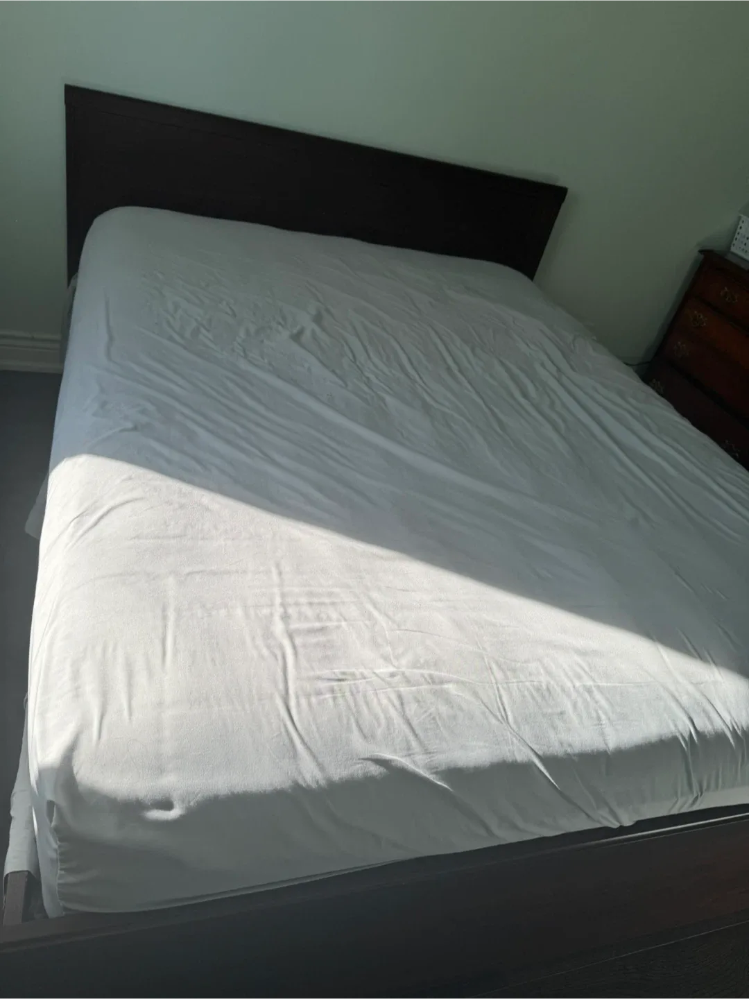 Bedroom Set - Bed and Dresser image indicator(2)