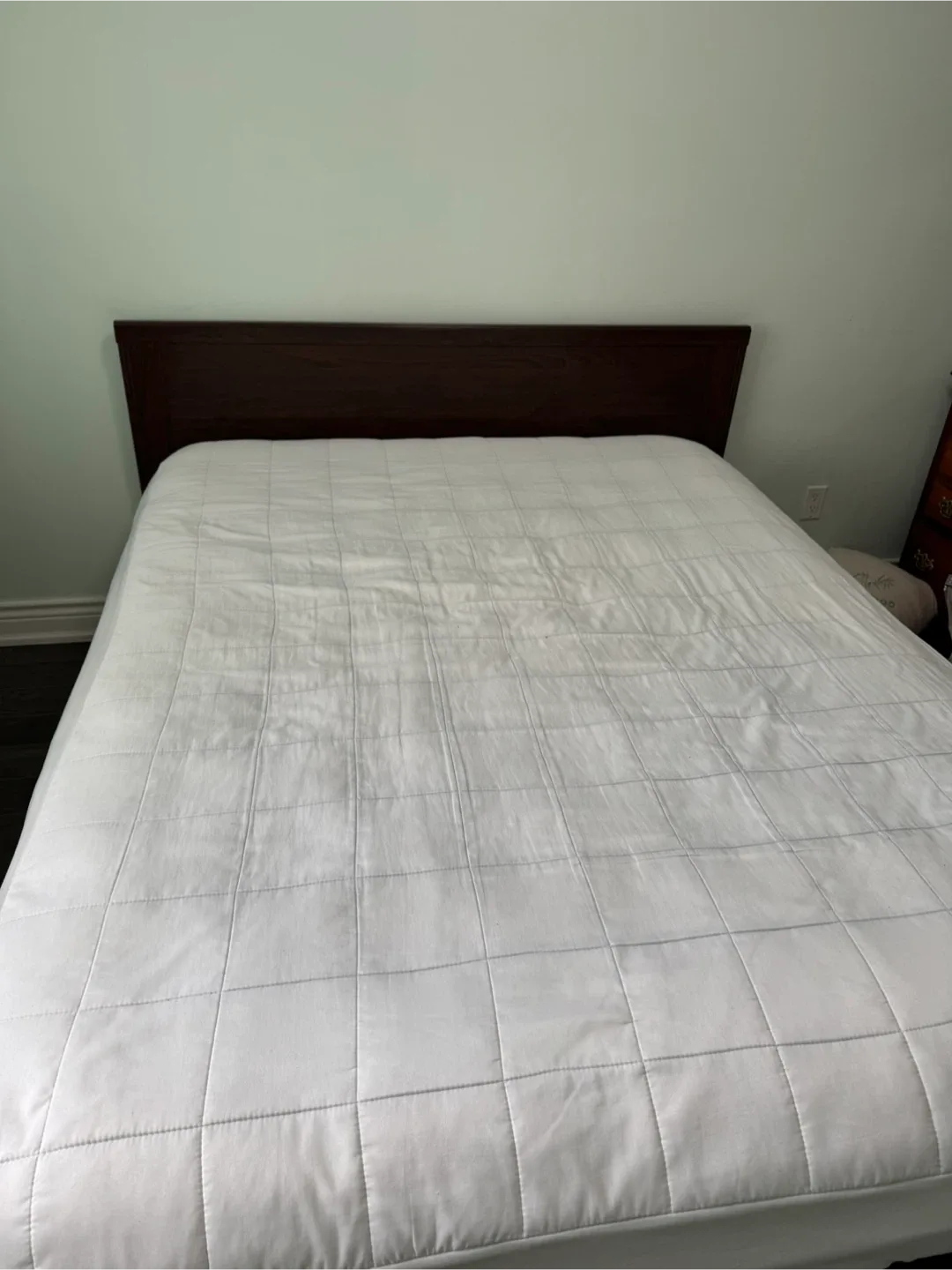 Bedroom Set - Bed and Dresser image indicator(3)