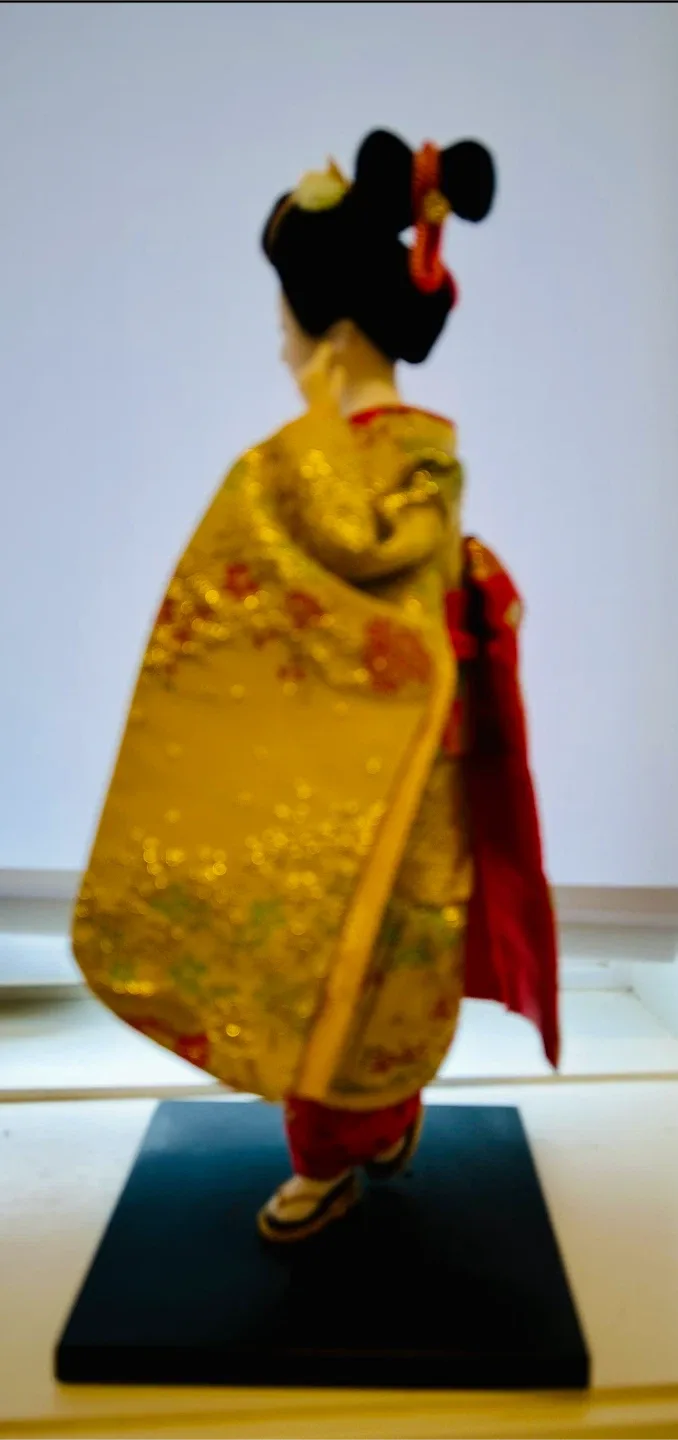 Japanese Geisha Doll in Red and Gold Kimono image indicator(8)