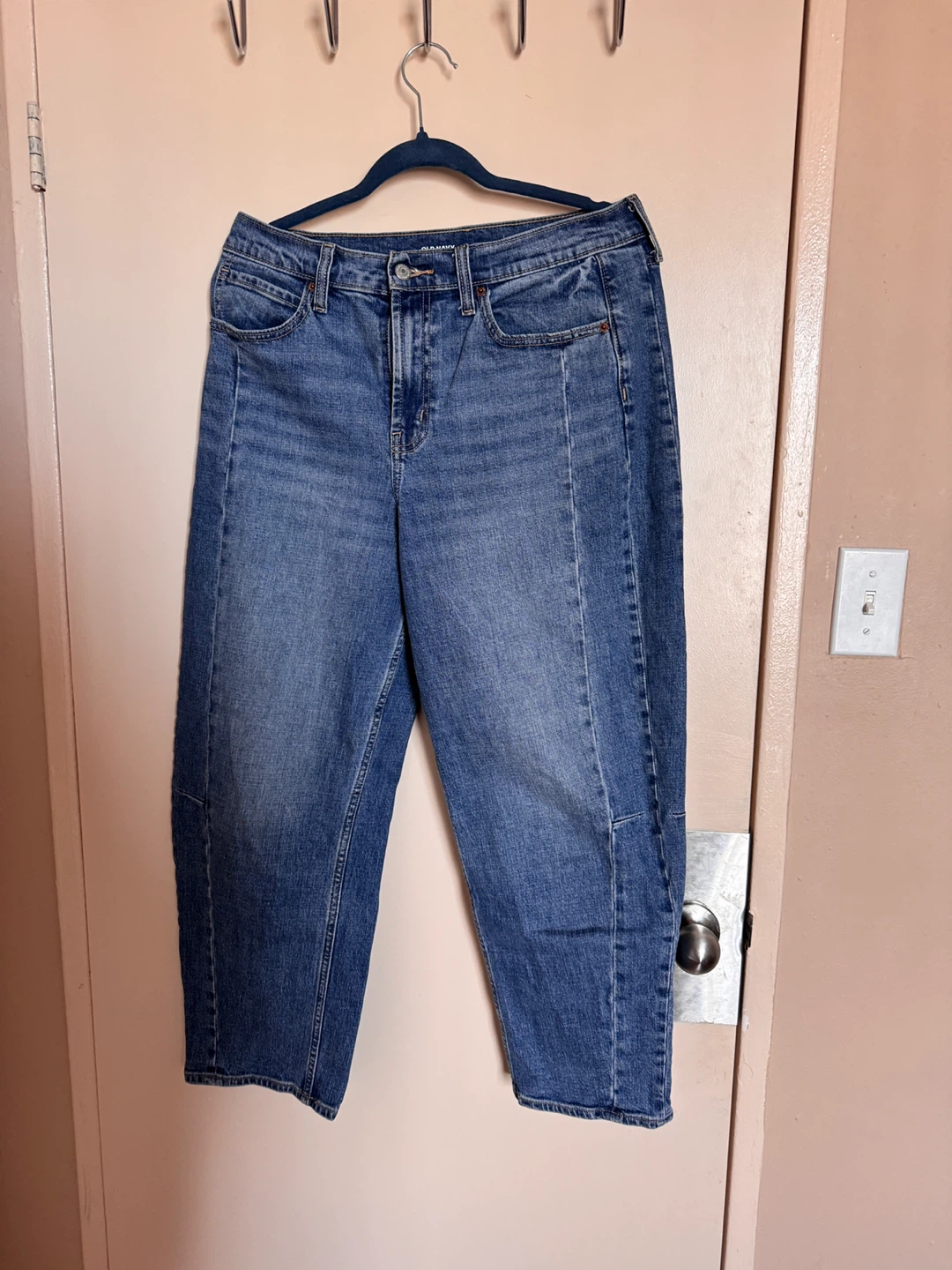 Old Navy High-Rise Barrel Leg Jeans - Size 10