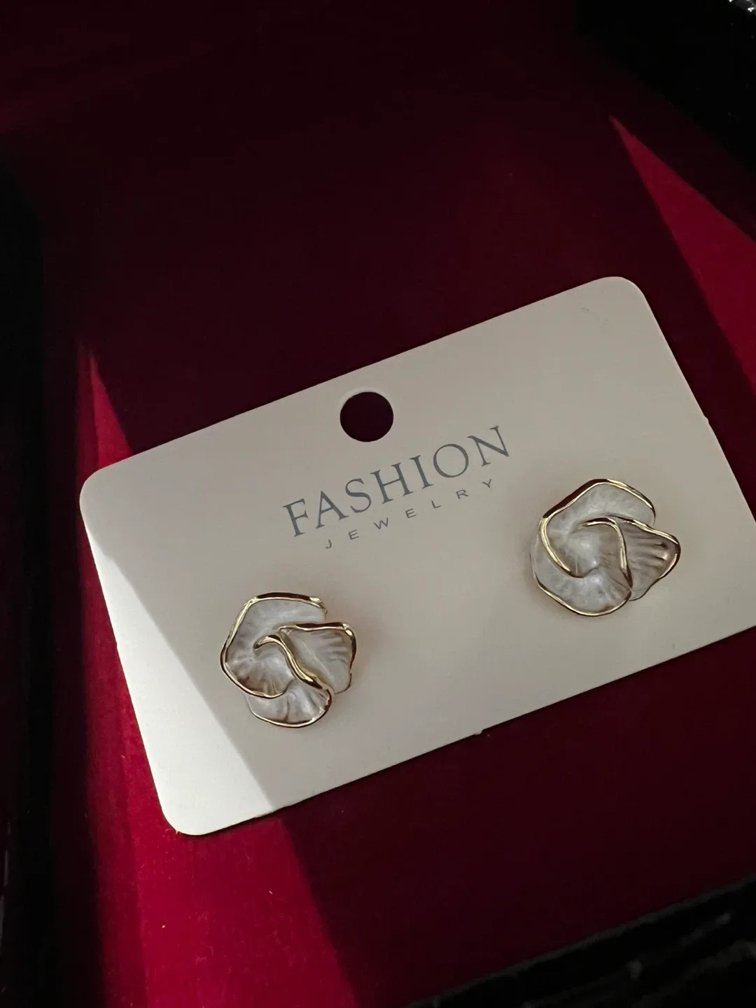 Fashion Jewelry Flower Earrings thumbnail