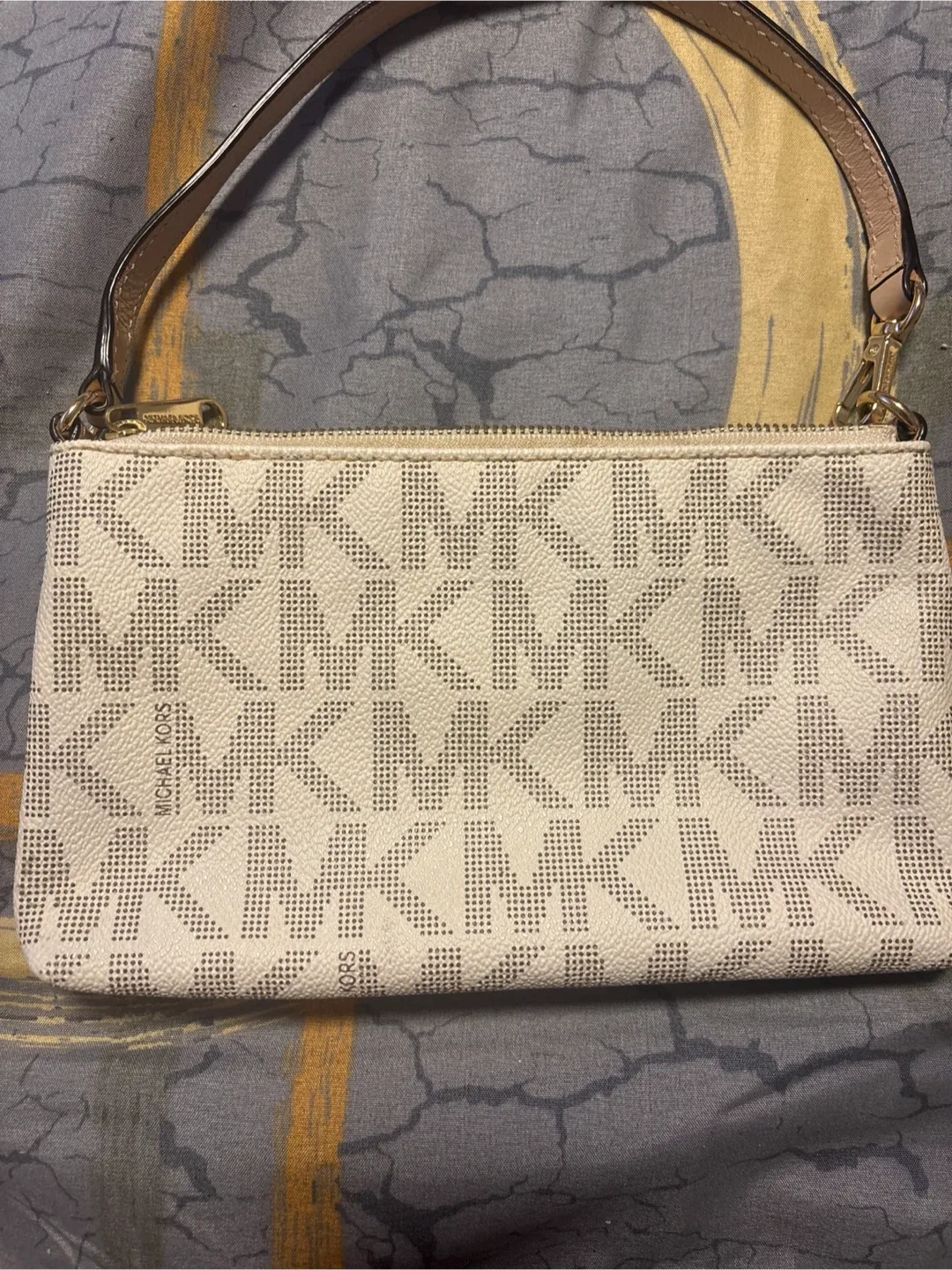 Michael Kors Est. 1981 Handbag image indicator(3)