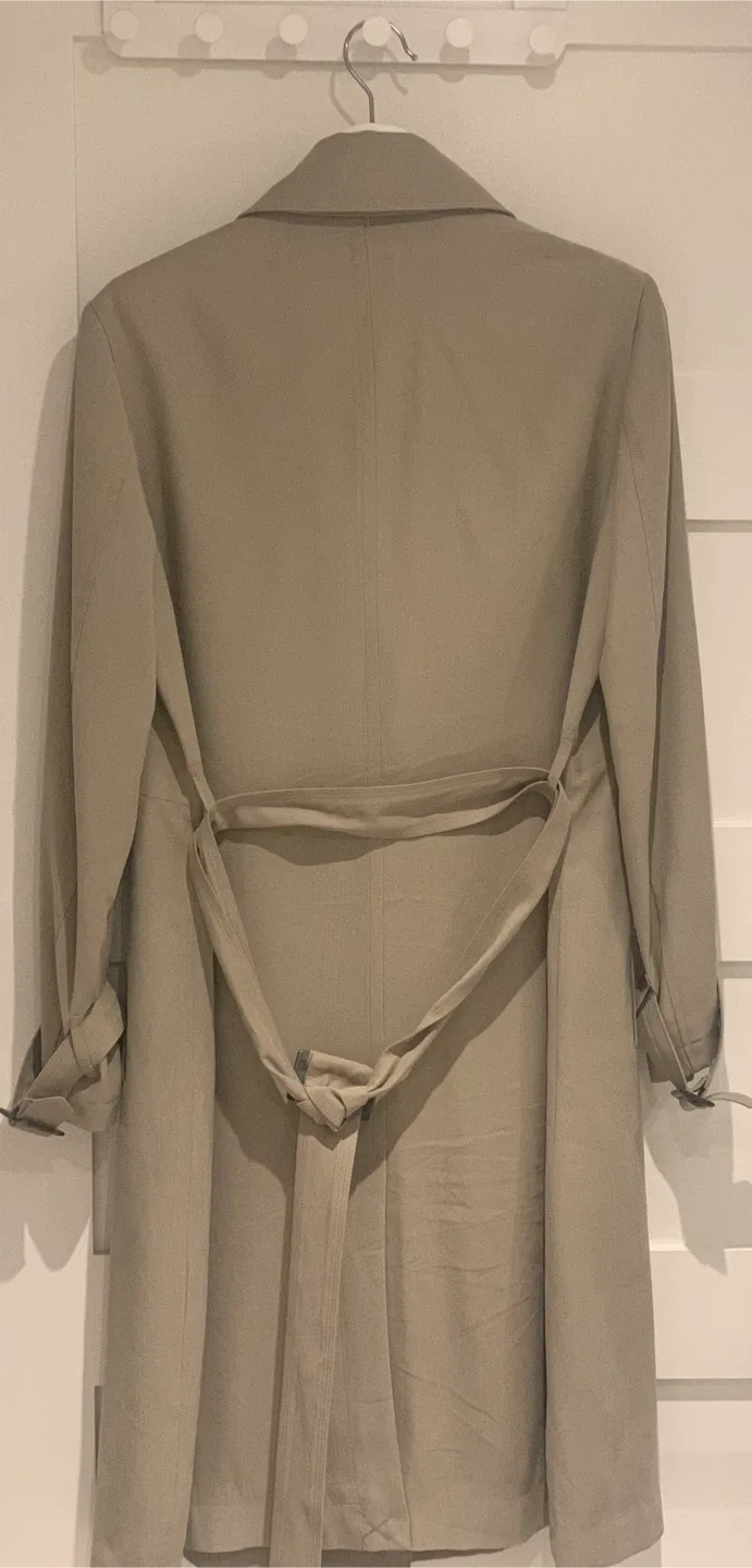 United Colors of Benetton Trench Coat - Size S image indicator(3)