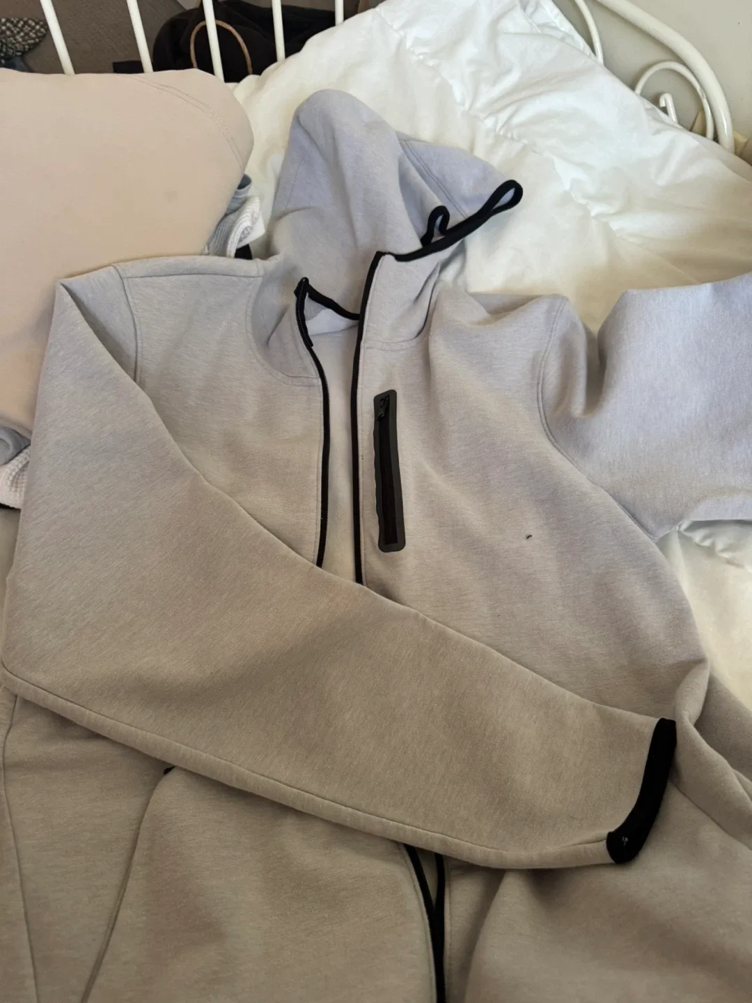 Assorted clothing items image indicator(5)