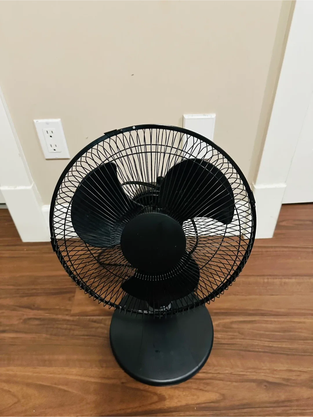 Black Table Fan image indicator(2)