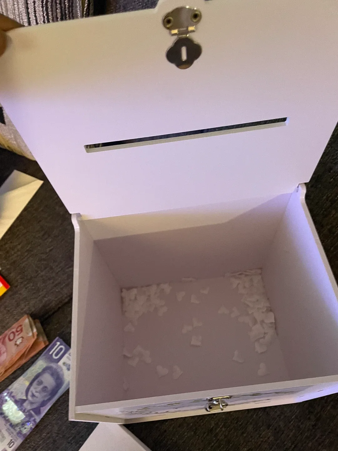 Daisy Floral Wedding Card Box with Lock image indicator(5)