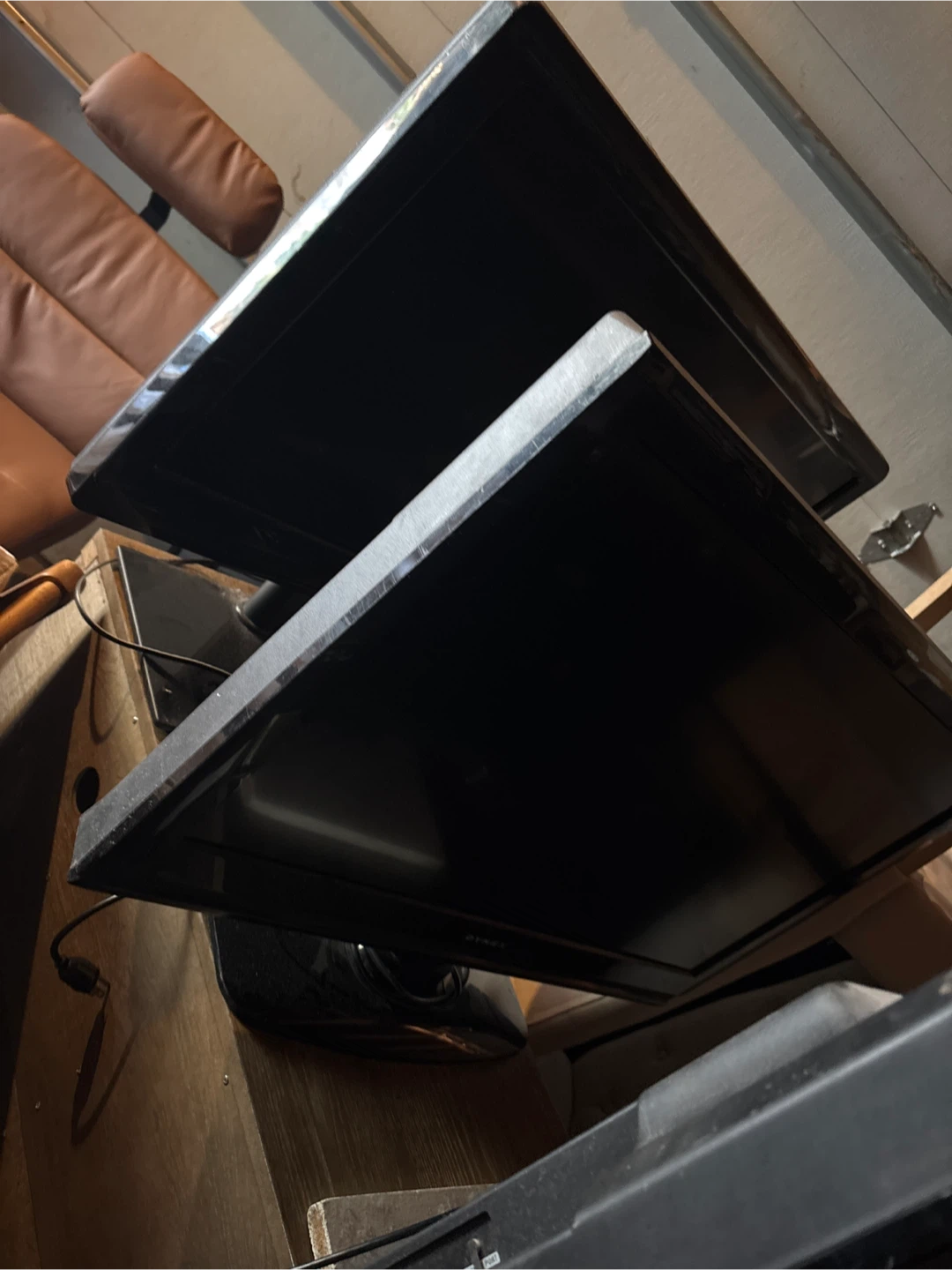 3 tvs $20 for all 3 - photo 2