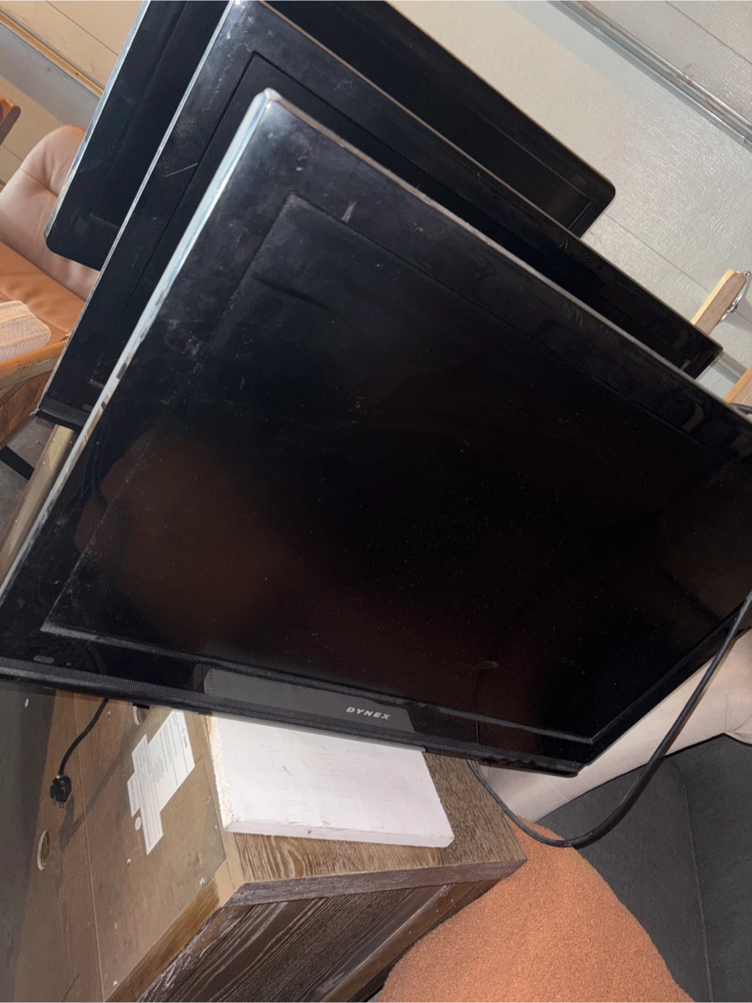 3 tvs $20 for all 3