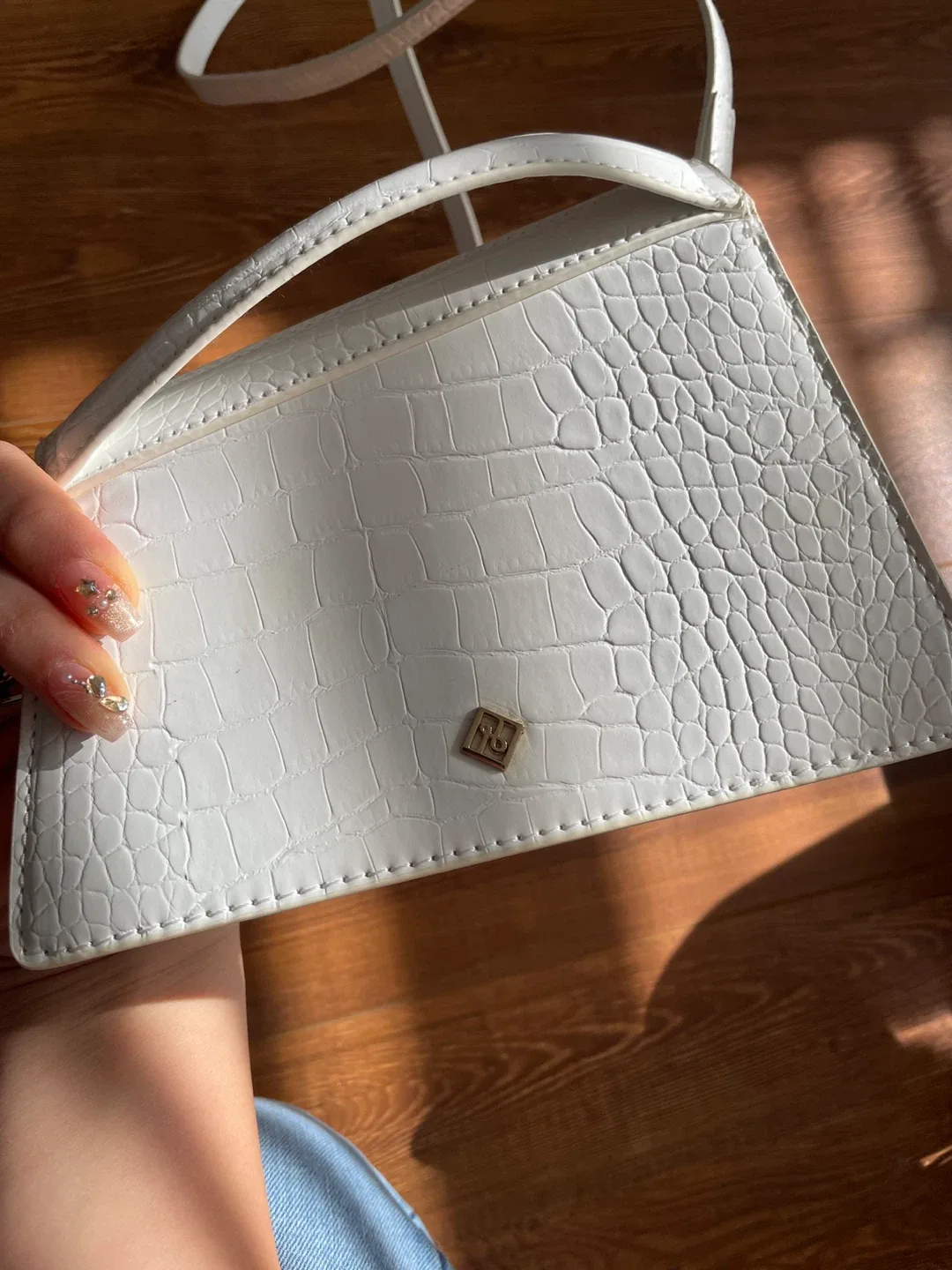 White Croc Embossed Crossbody Bag image indicator(4)