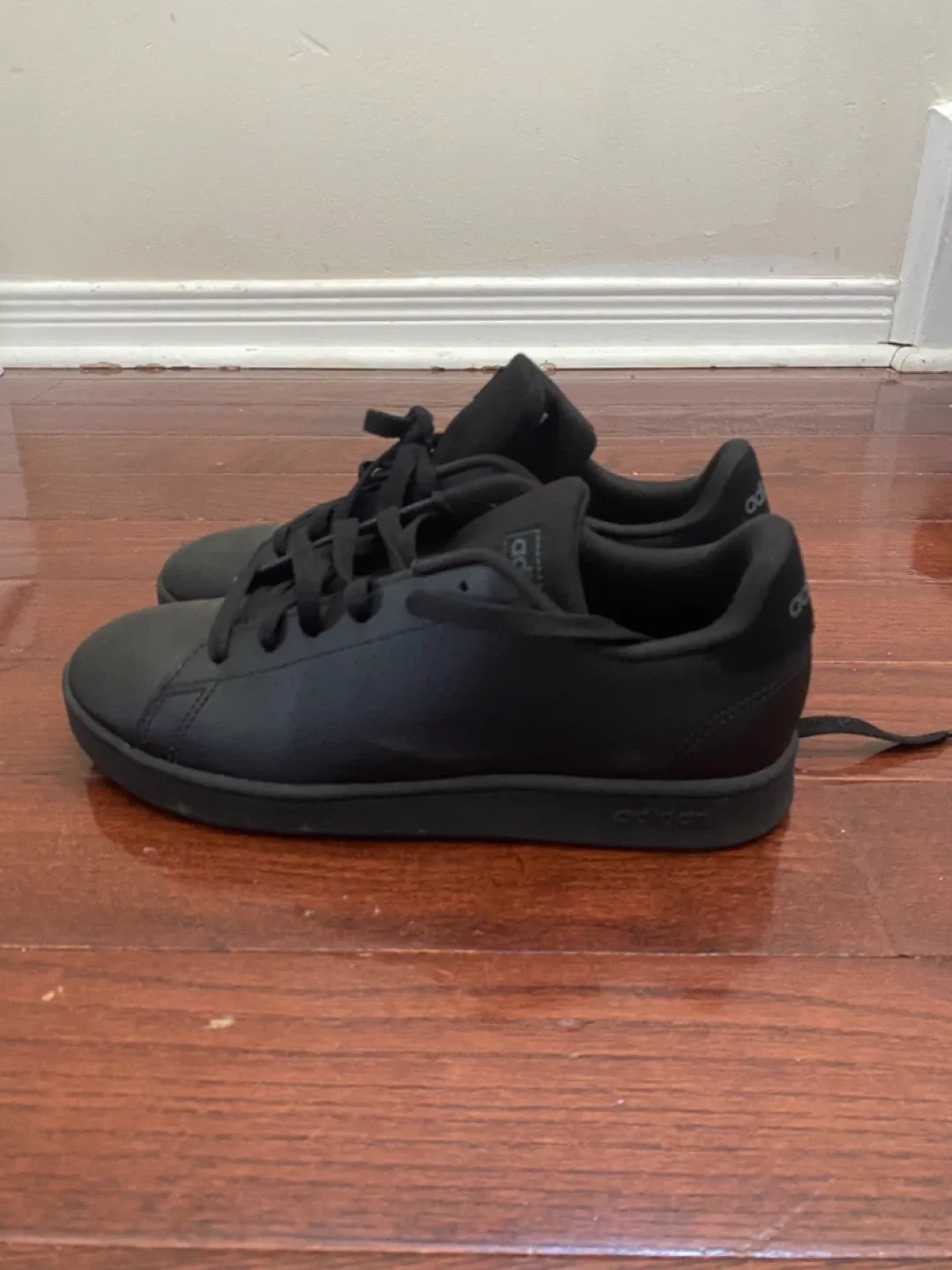 Adidas Advantage Black Sneakers image indicator(2)