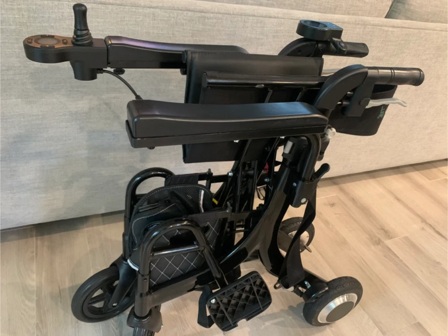 Upwalker Upright Walker/ electric chair image indicator(2)