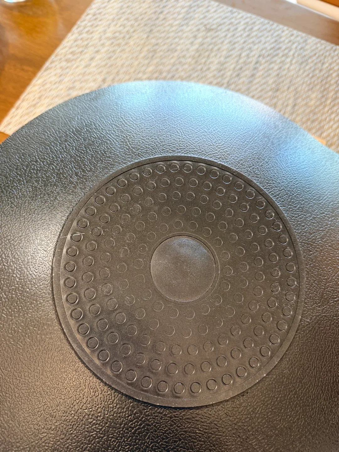 New Pampered Chef Round Grill Pan image indicator(3)