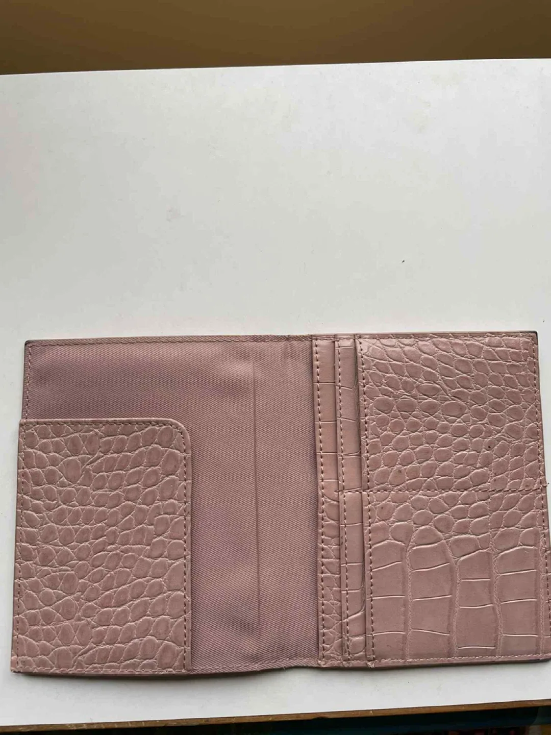 Passport holder image indicator(2)