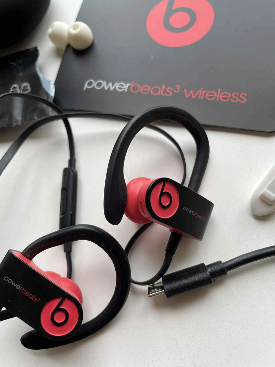 Powerbeats earphones - photo 3