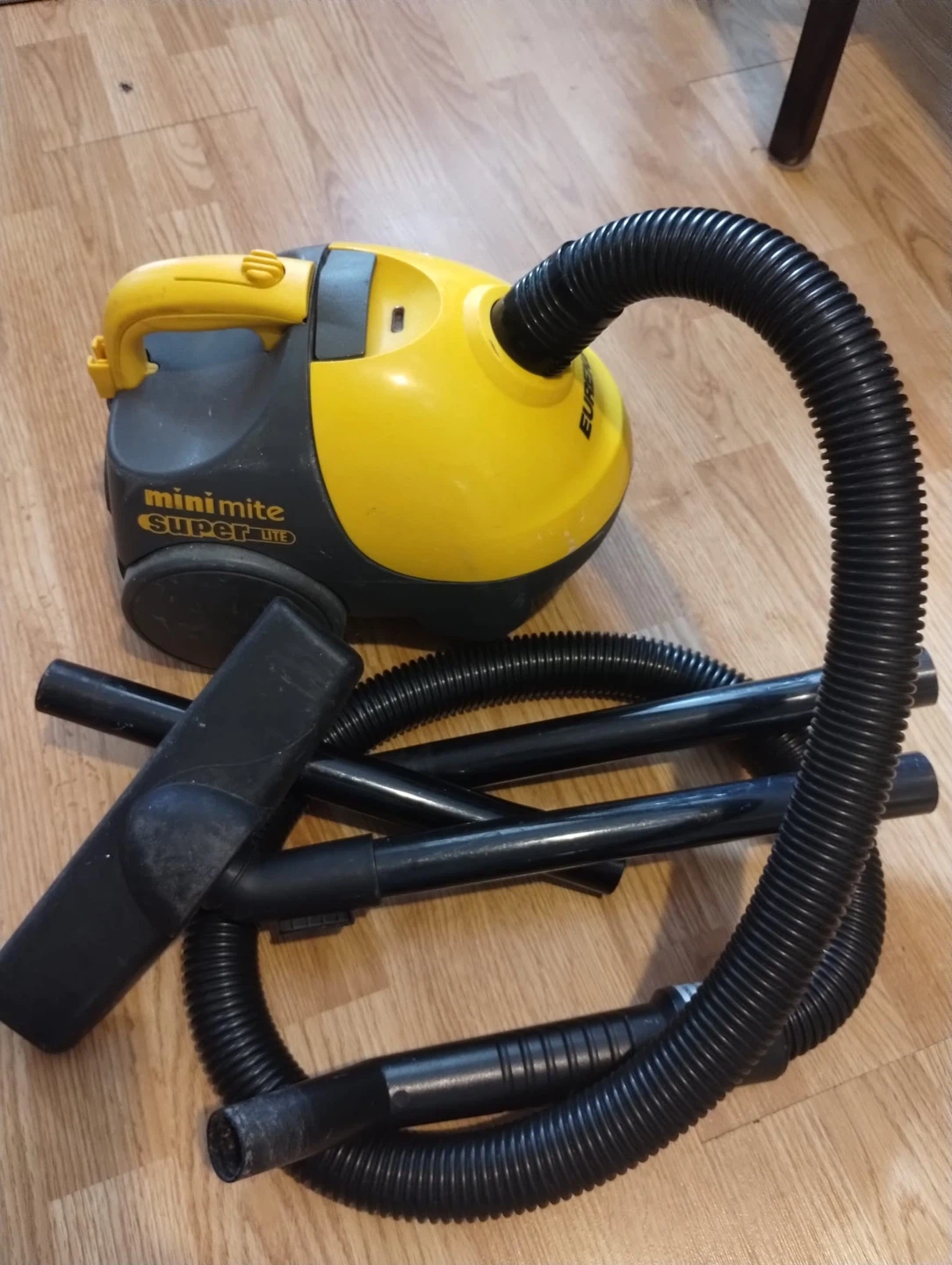 Eureka Mini Mite Super Lite Vacuum