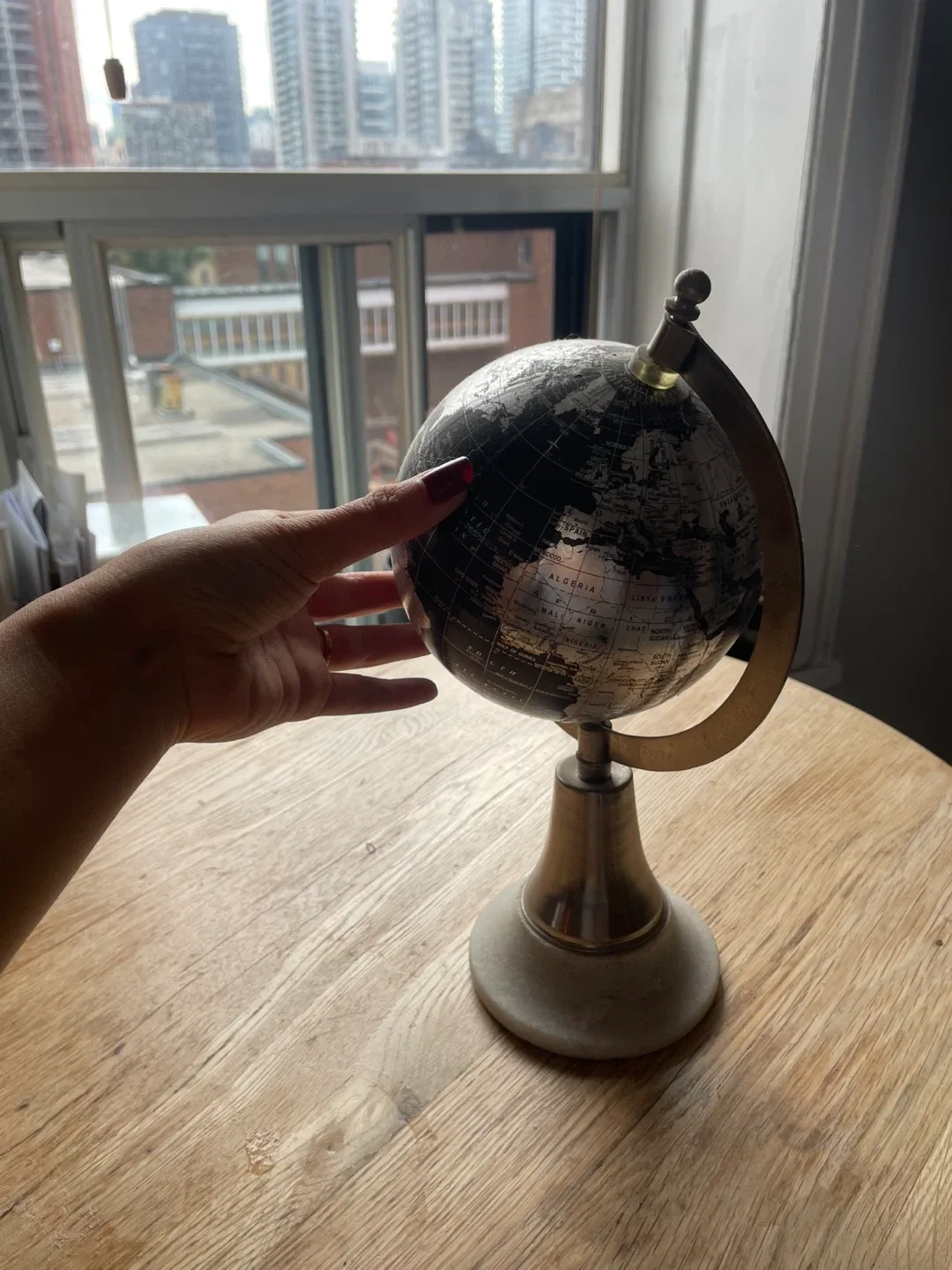 Silver & Black Decorative Globe image indicator(2)